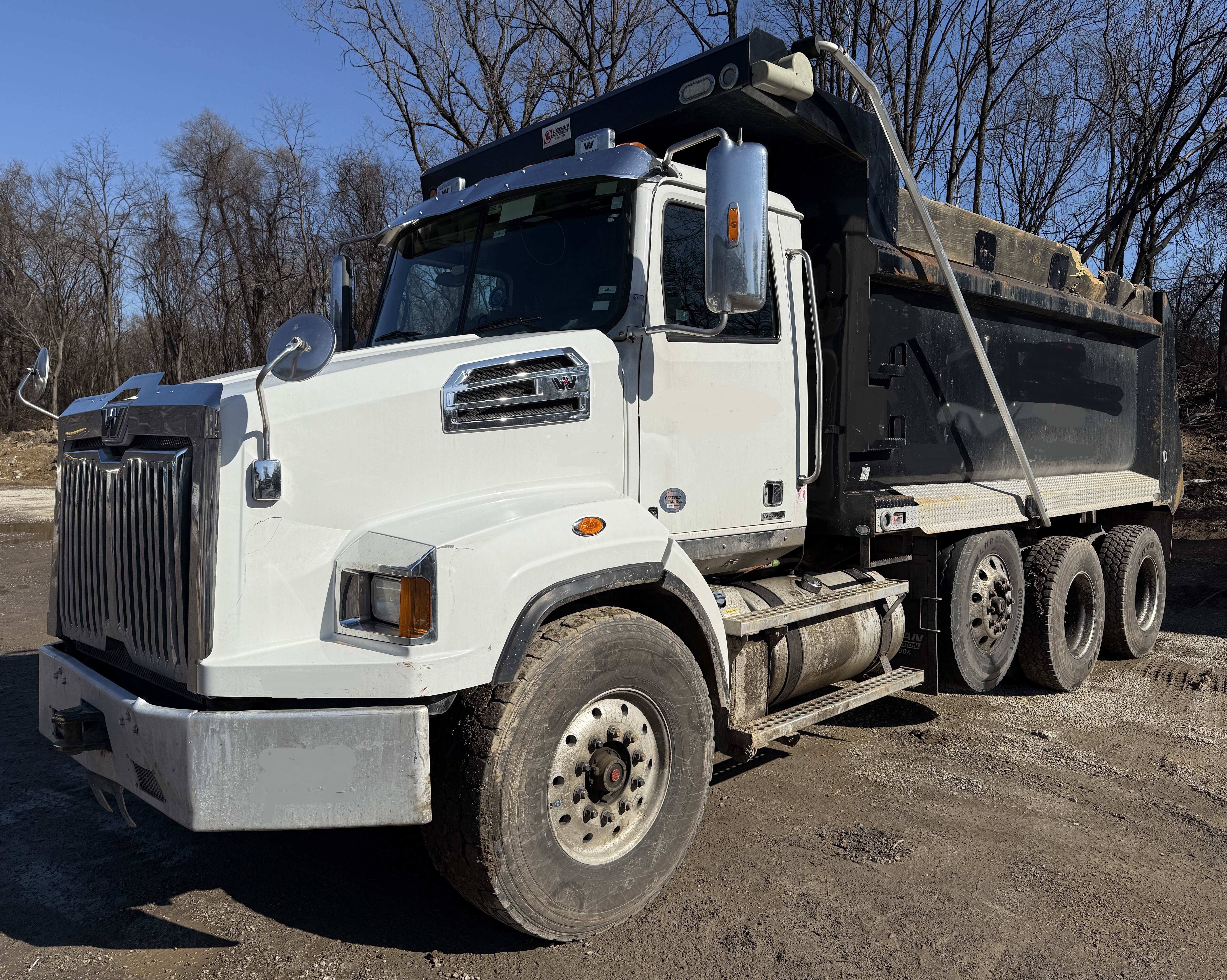 2022 WESTERN STAR 4700 SB