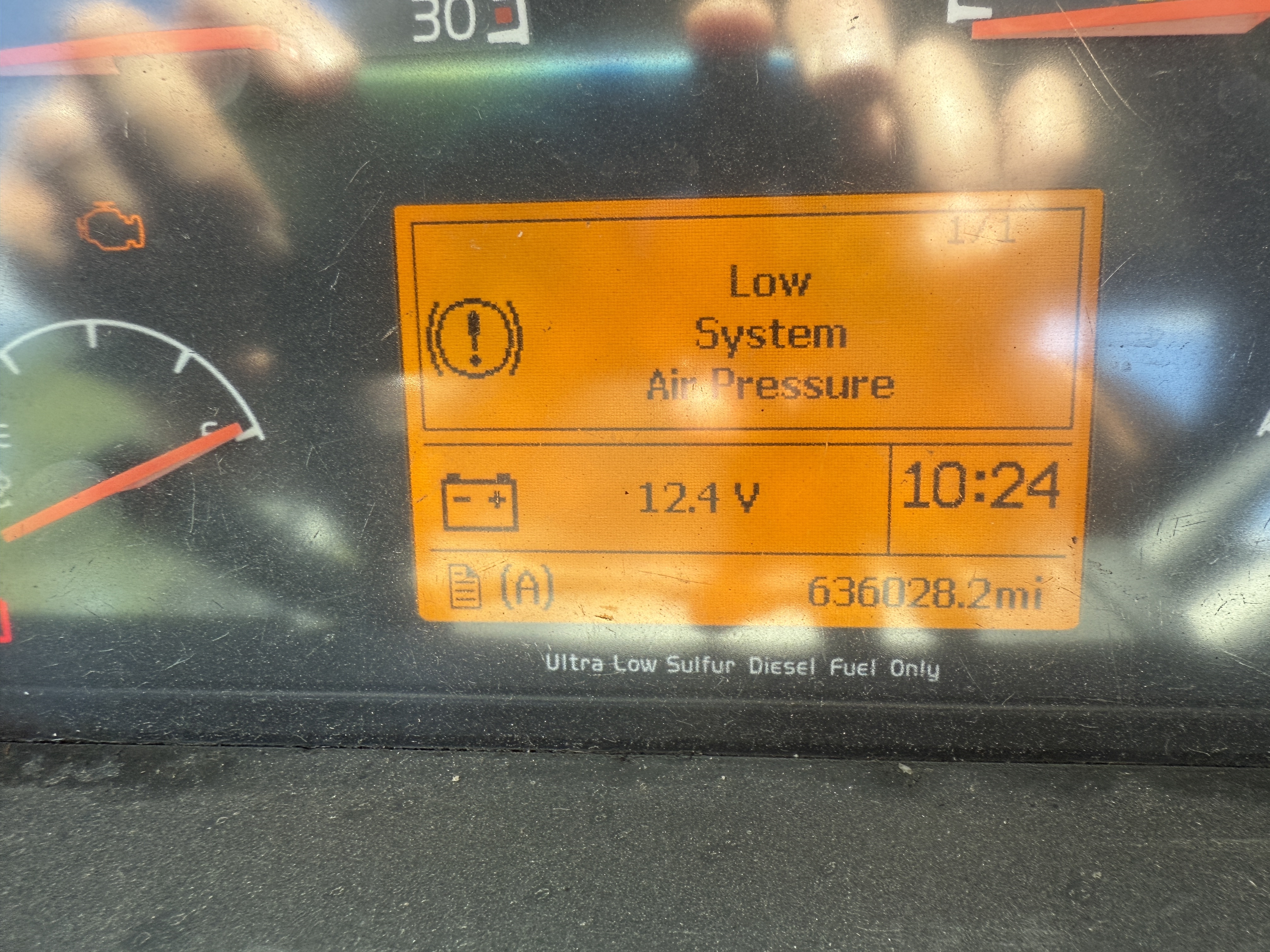 2012 VOLVO VNL64T300 - view 17 of 23