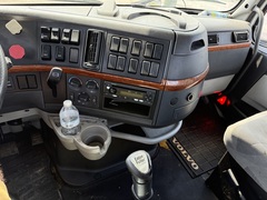 2012 VOLVO VNL64T300 - Image 19
