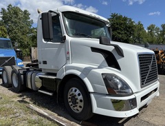 2012 VOLVO VNL64T300 - Image 9