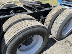 2012 VOLVO VNL64T300 - Image 15