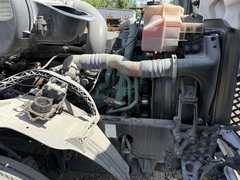 2012 VOLVO VNL64T300 - Image 23