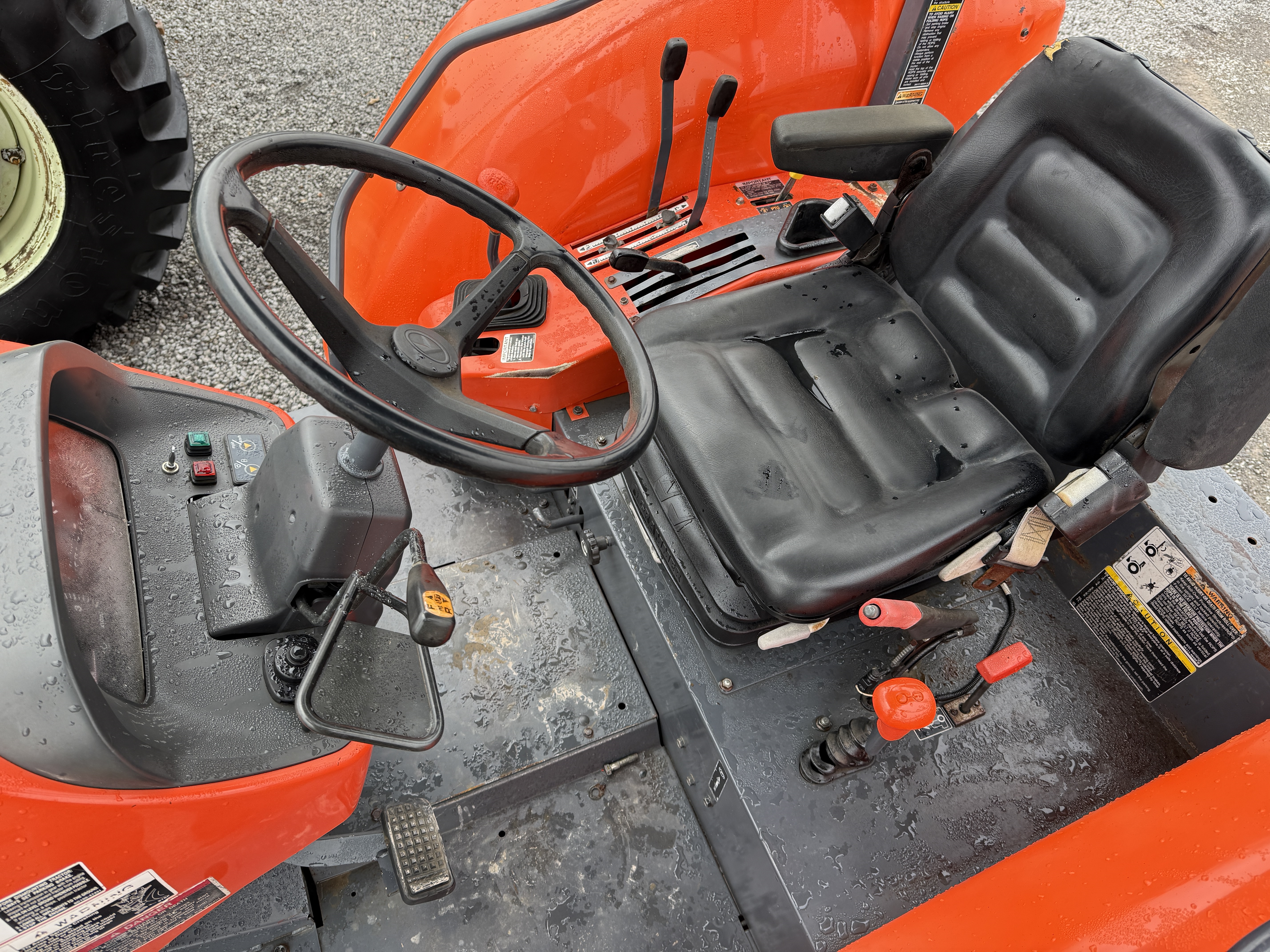 2014 KUBOTA M108S - Image 14
