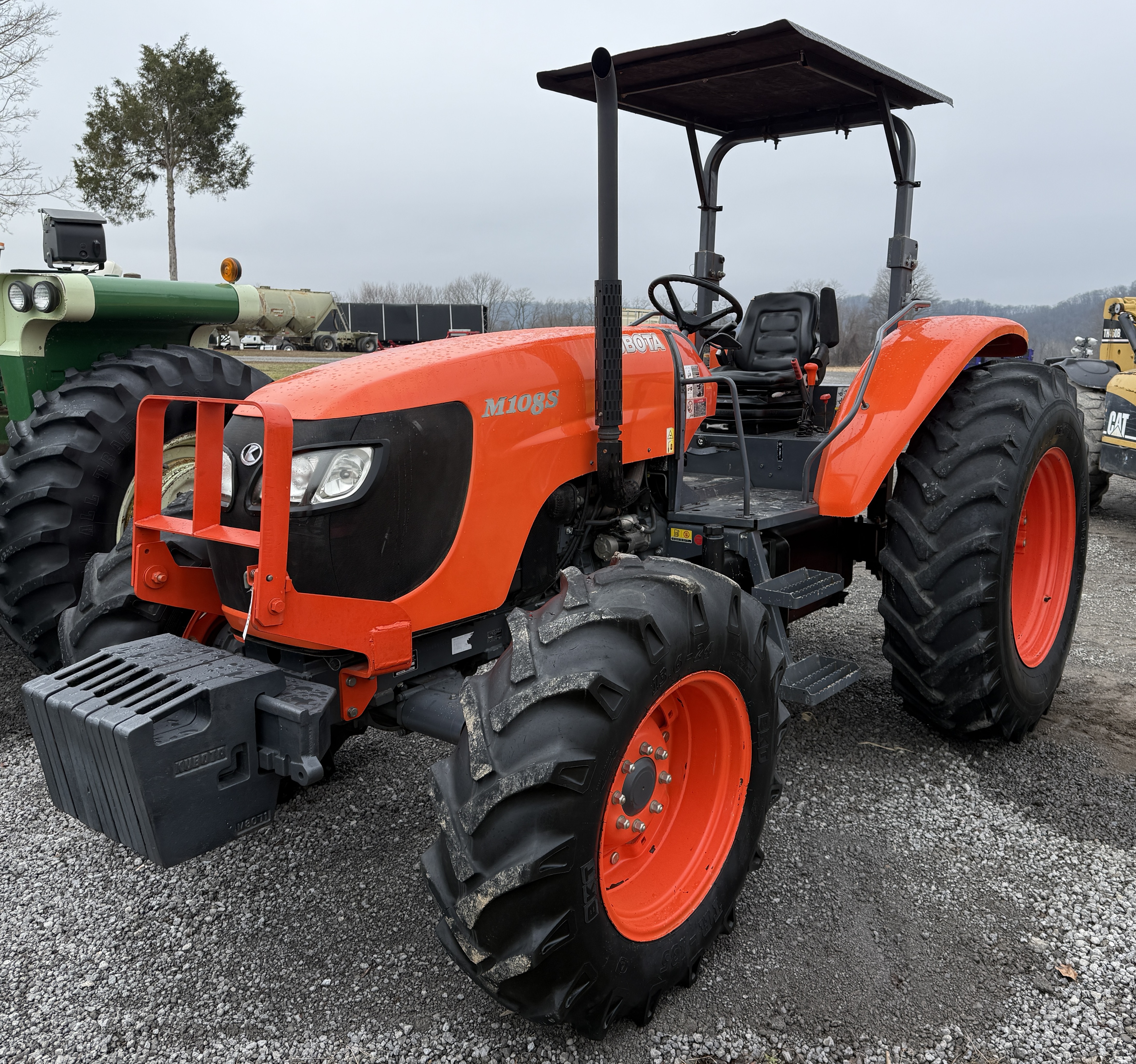 2014 KUBOTA M108S - view 1 of 19