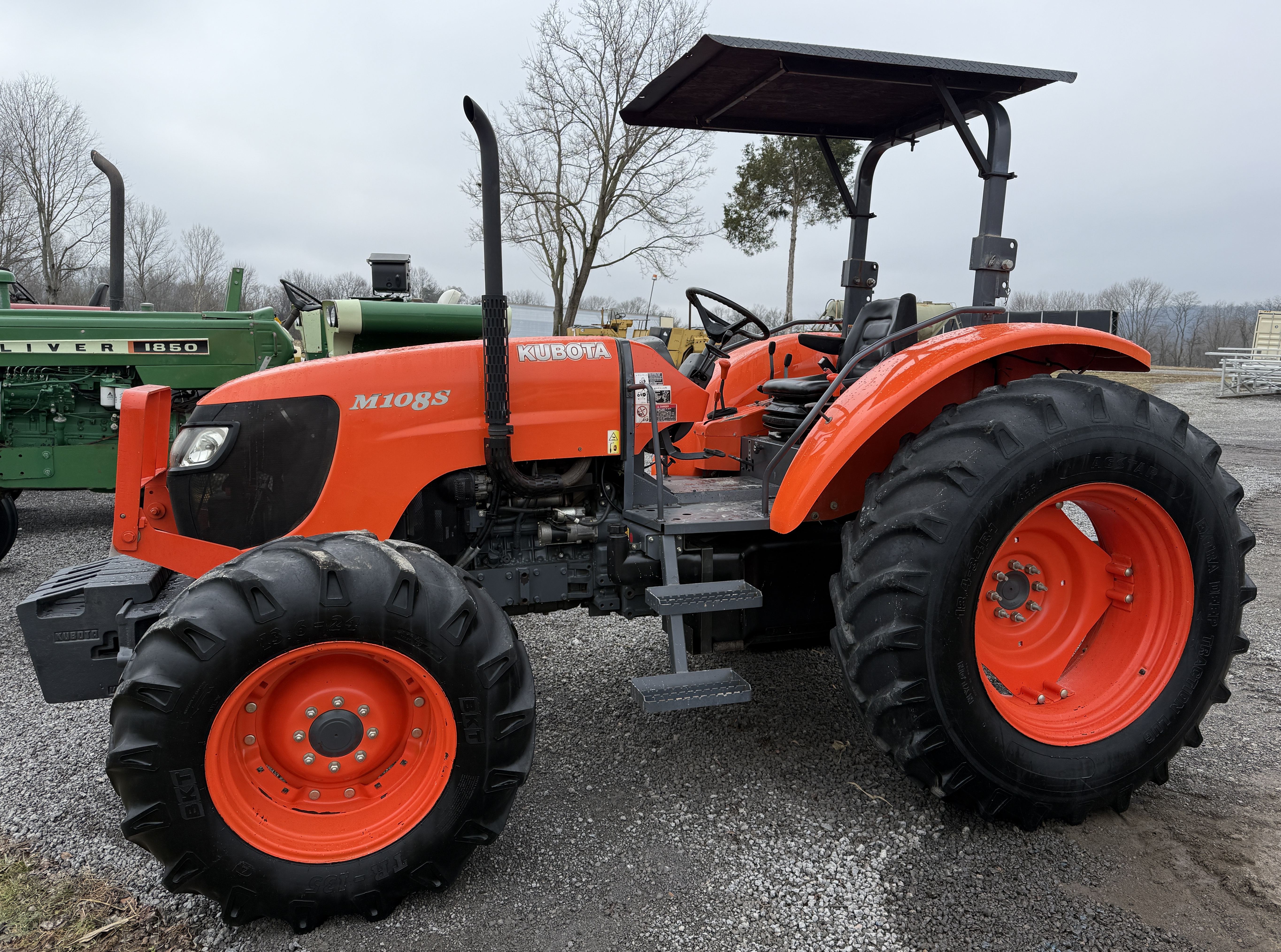2014 KUBOTA M108S - view 2 of 19