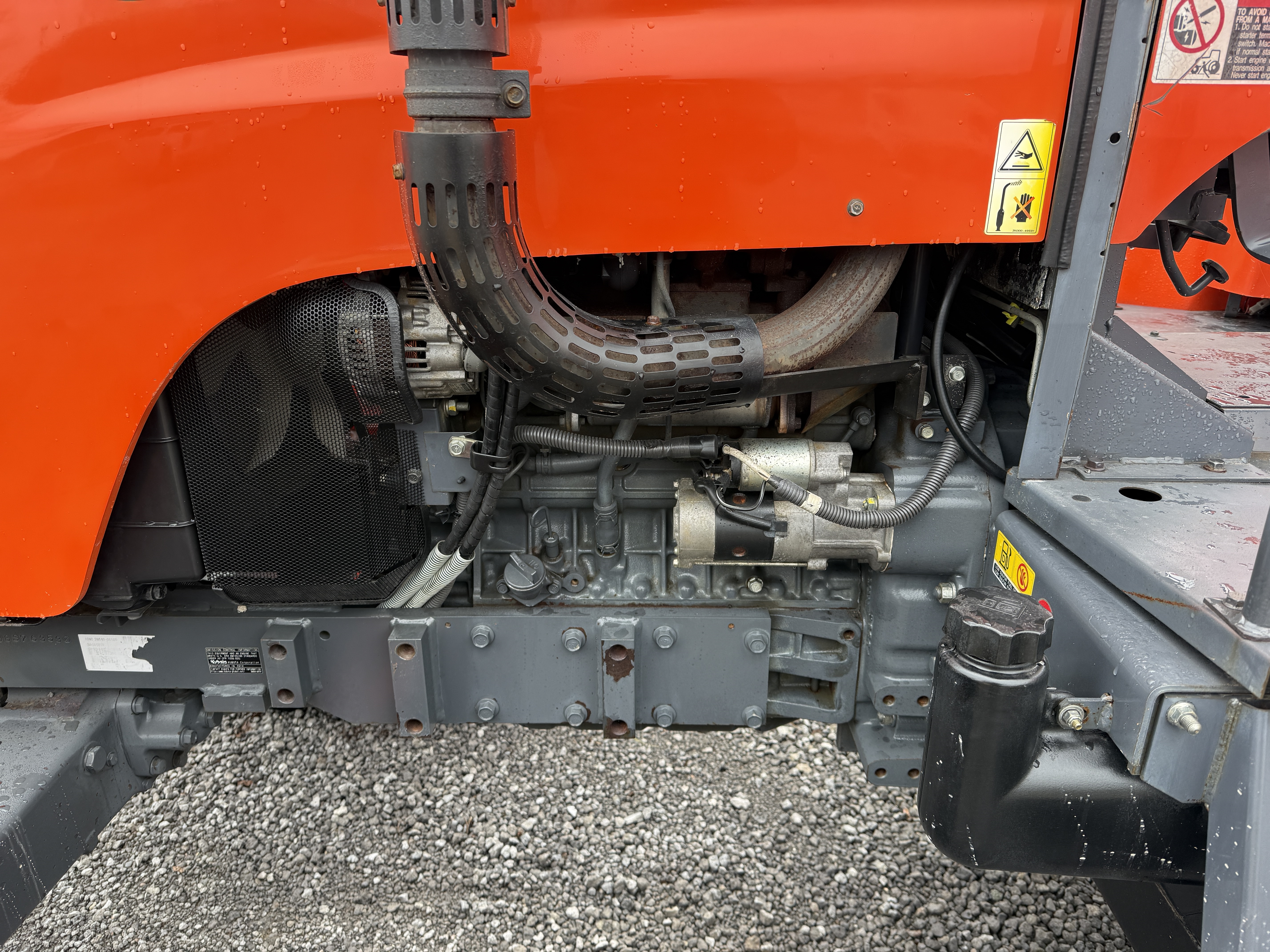 2014 KUBOTA M108S - Image 10