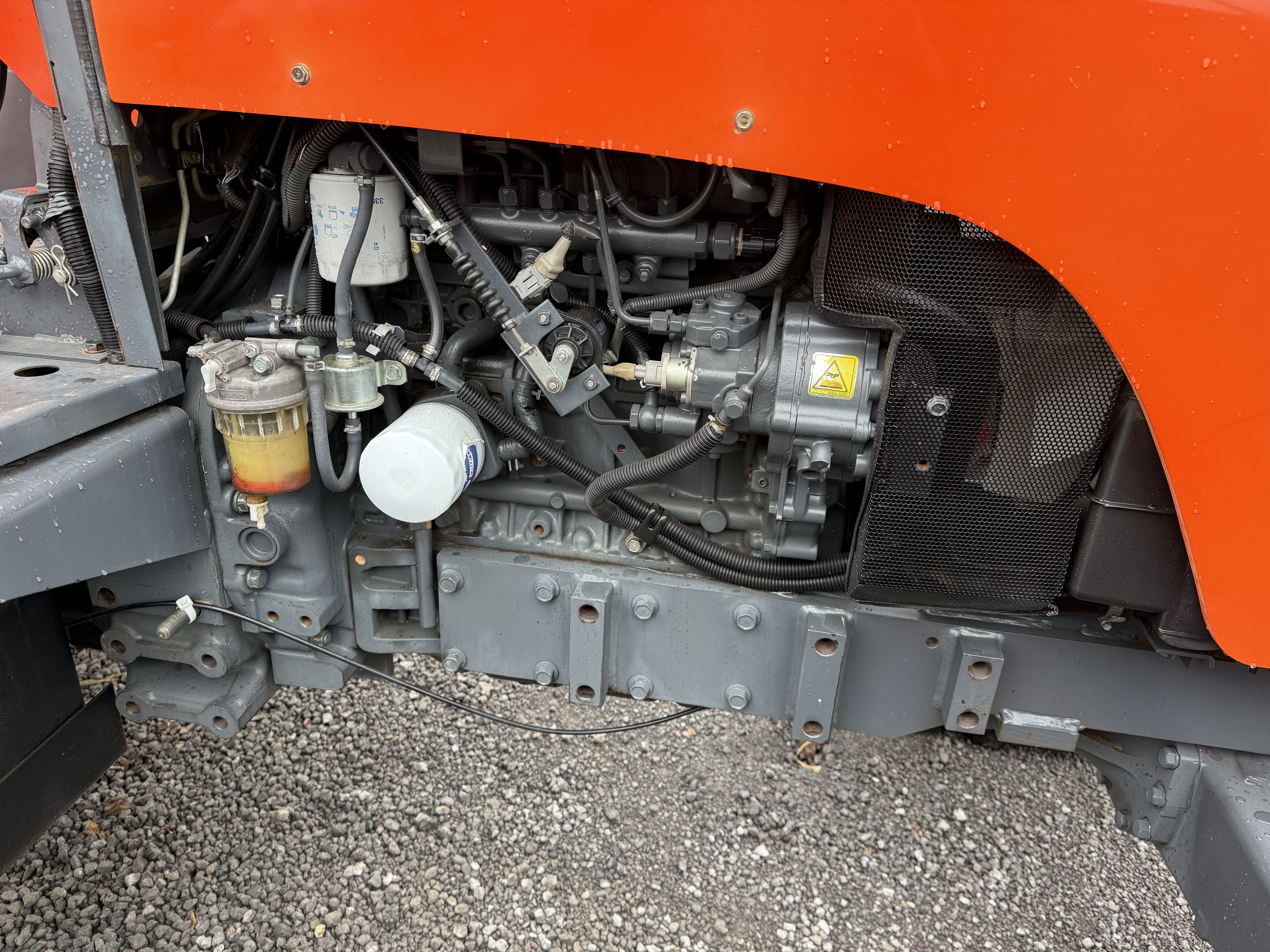 2014 KUBOTA M108S - Image 11