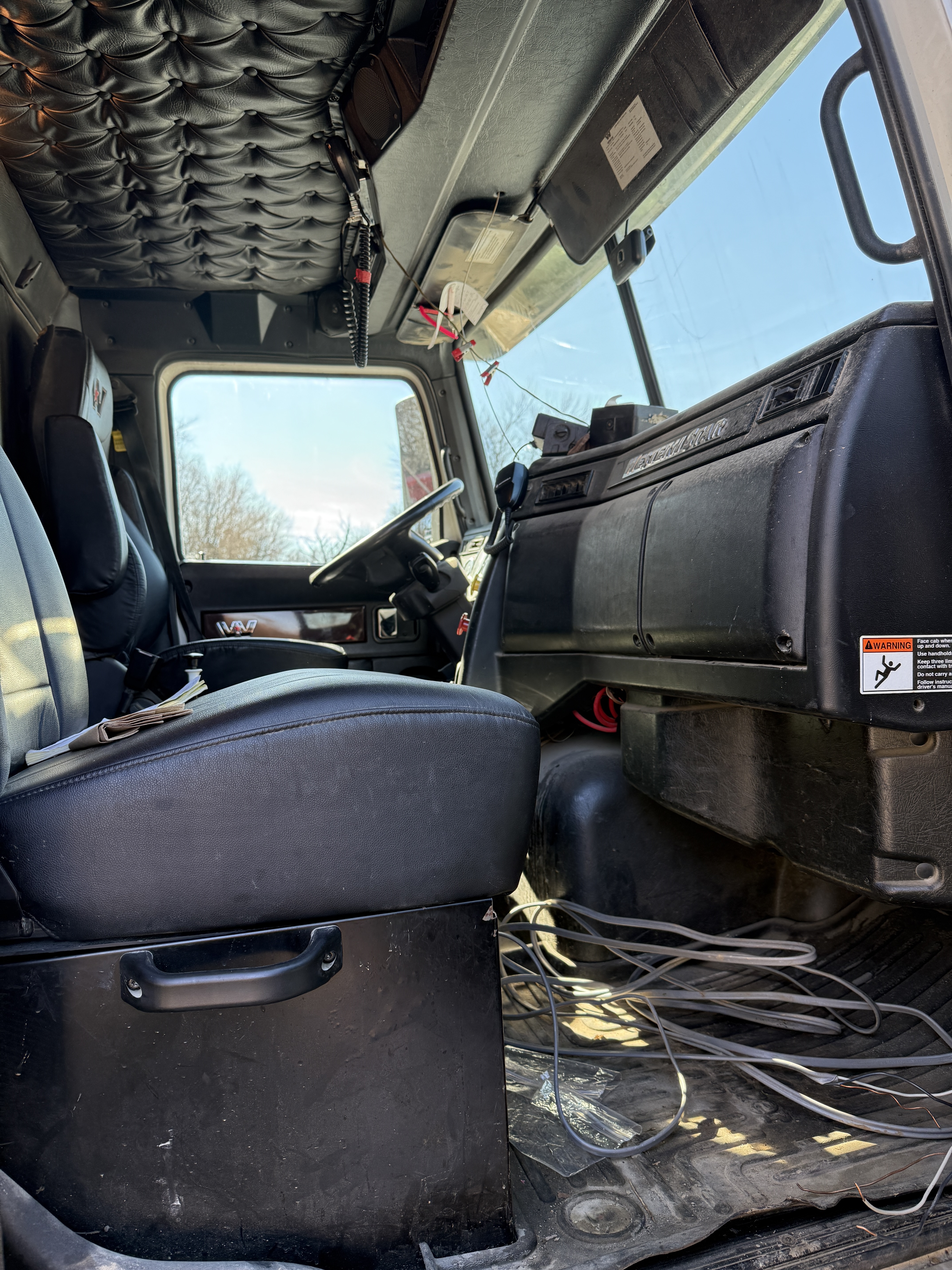 2022 WESTERN STAR 4700 SBA - Image 11