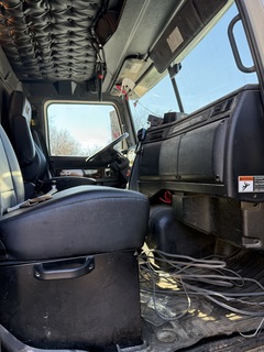 2022 WESTERN STAR 4700 SBA - Image 11