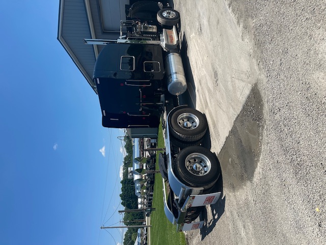 2020 PETERBILT 389 - view 2 of 22