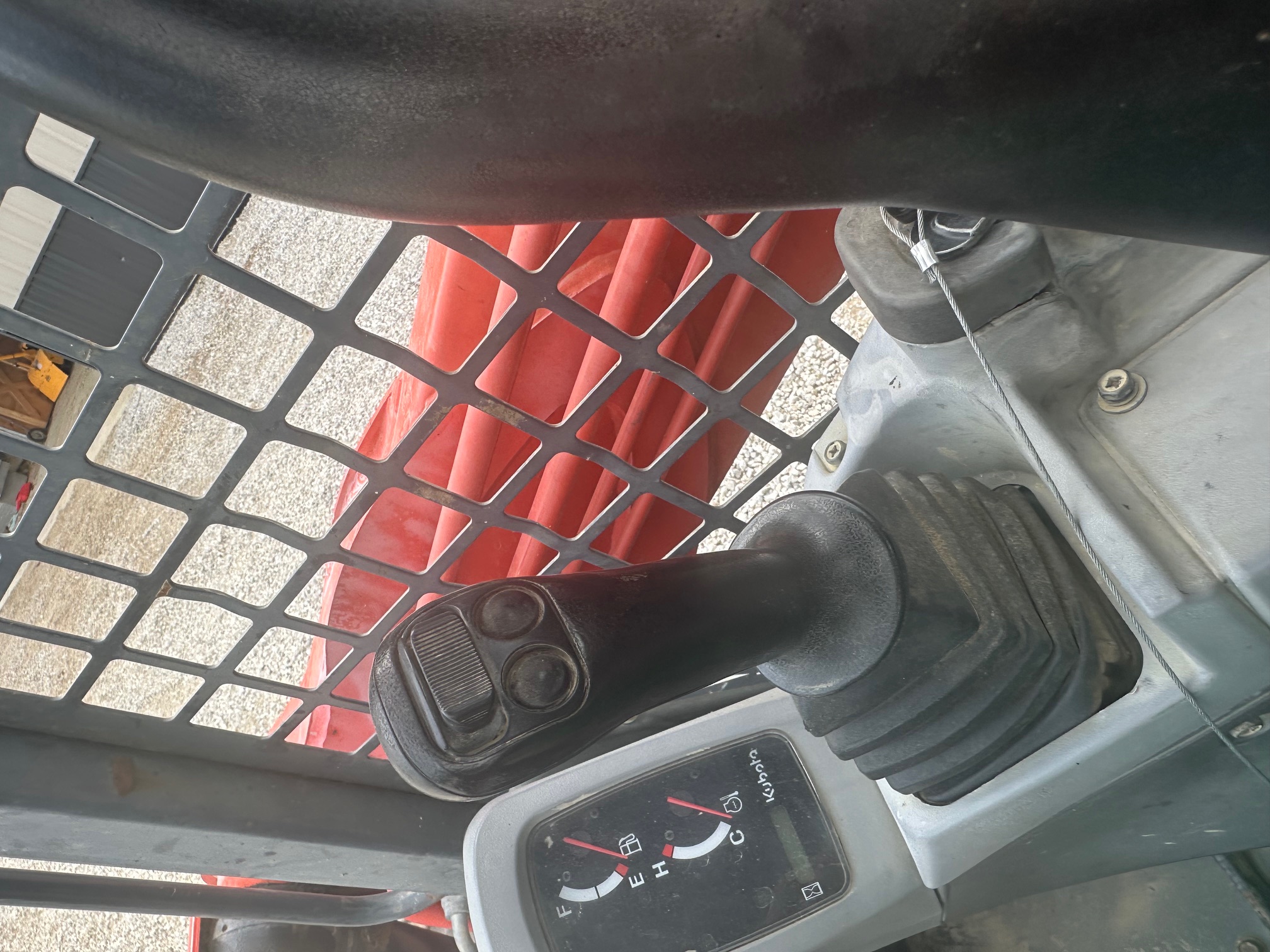 2012 KUBOTA SVL75 - view 10 of 19