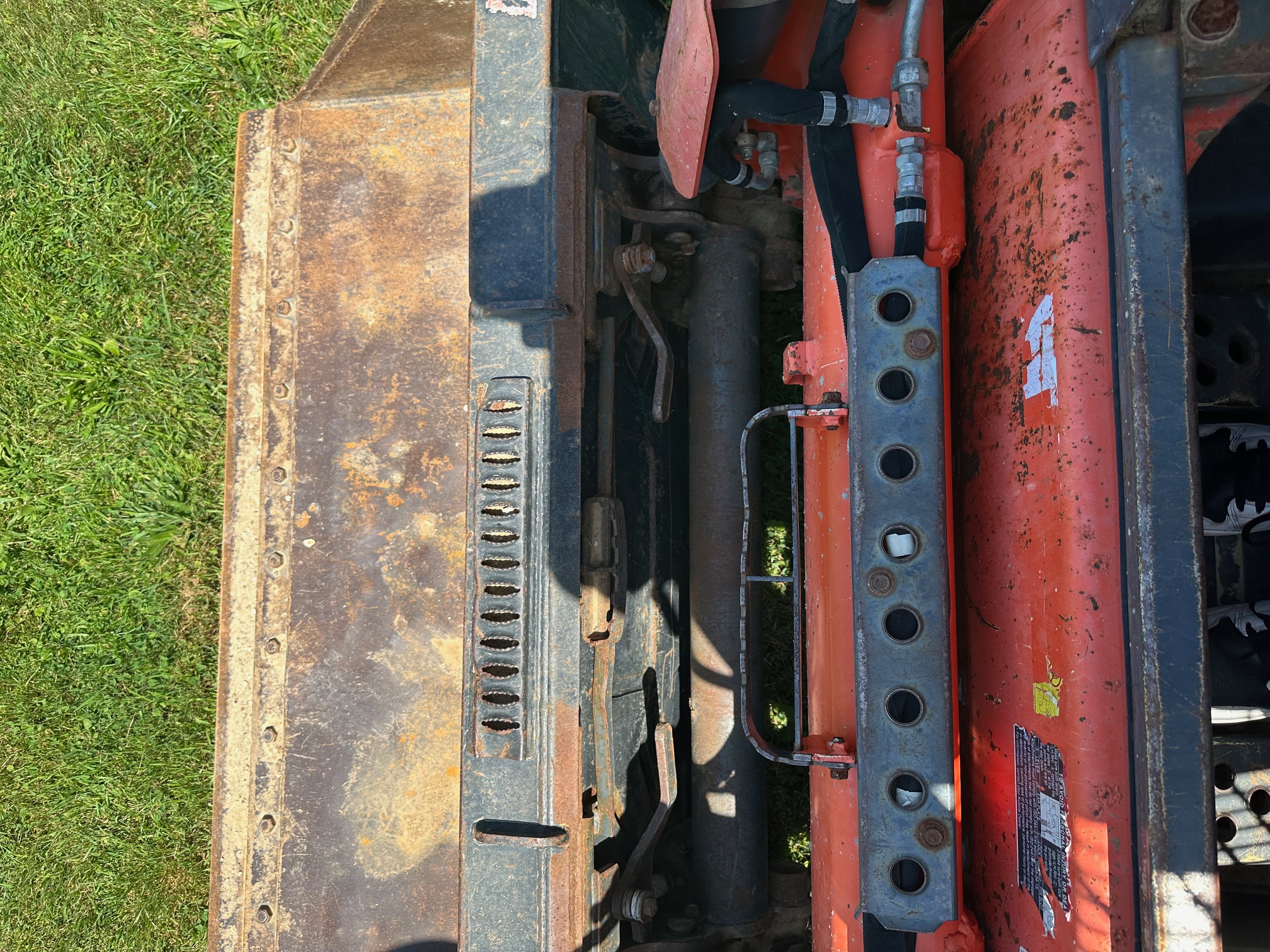 2017 KUBOTA SSV65 - view 11 of 15