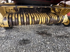 2004 NEW HOLLAND BR740 - Image 7