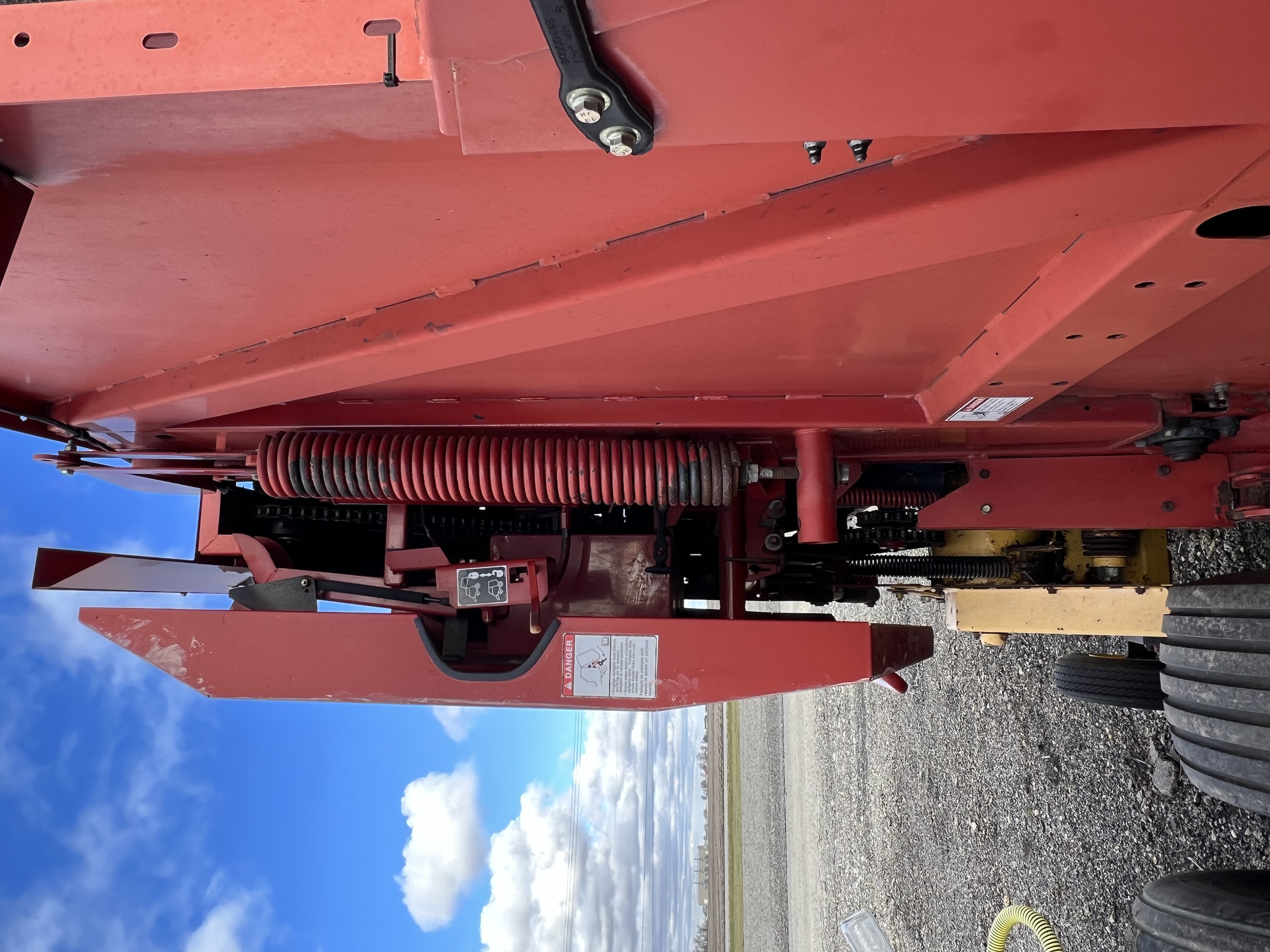 2004 NEW HOLLAND BR740 - view 10 of 14