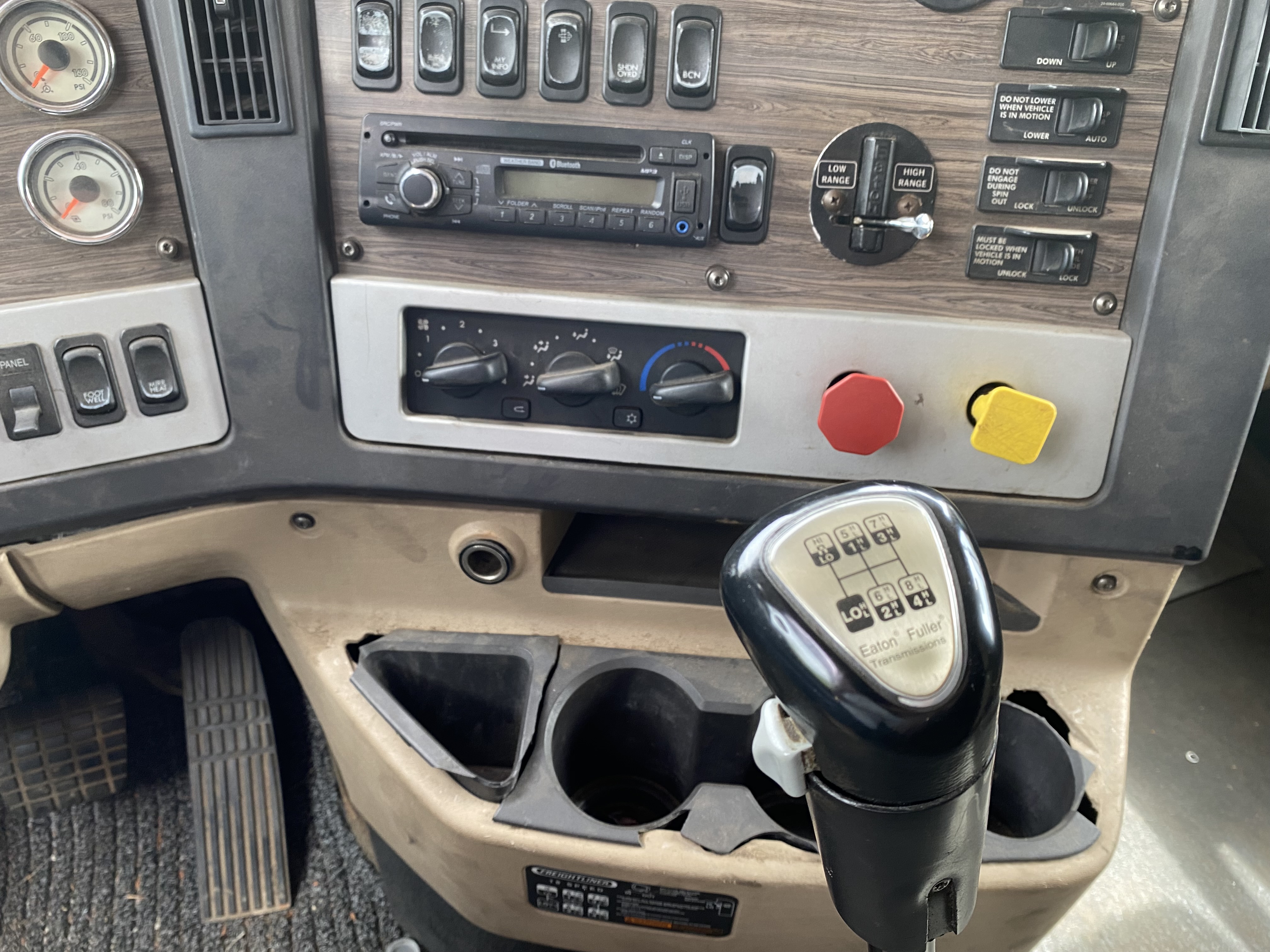 2013 FREIGHTLINER Coronado SD - view 11 of 19