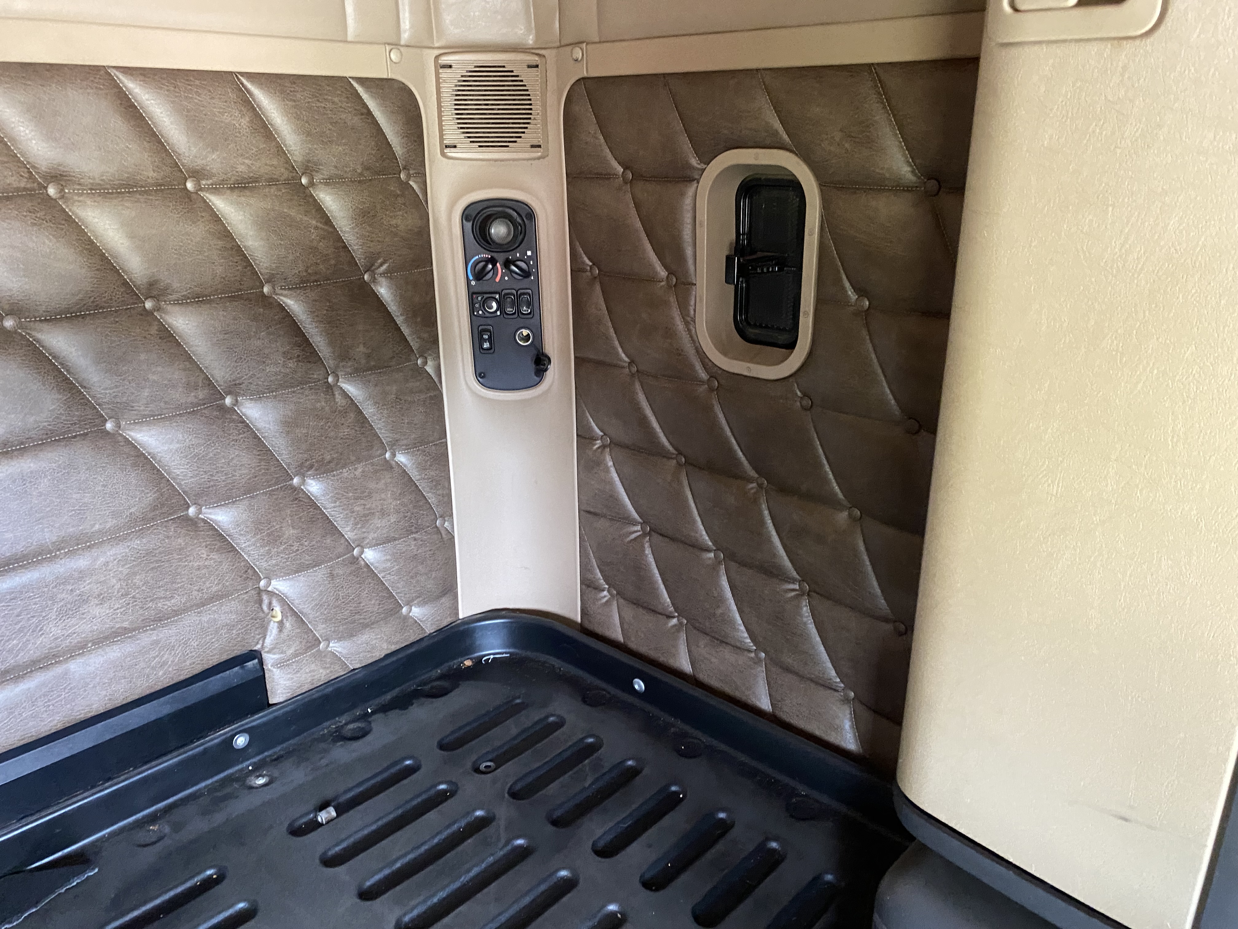 2013 FREIGHTLINER Coronado SD - Image 12