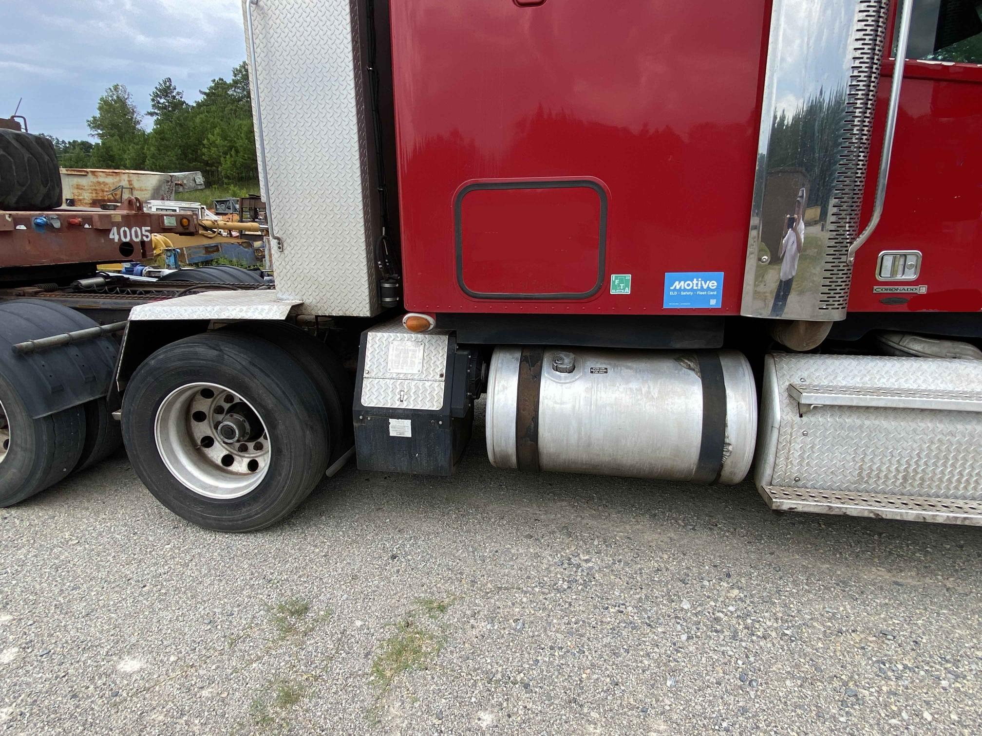 2013 FREIGHTLINER Coronado SD - view 7 of 19