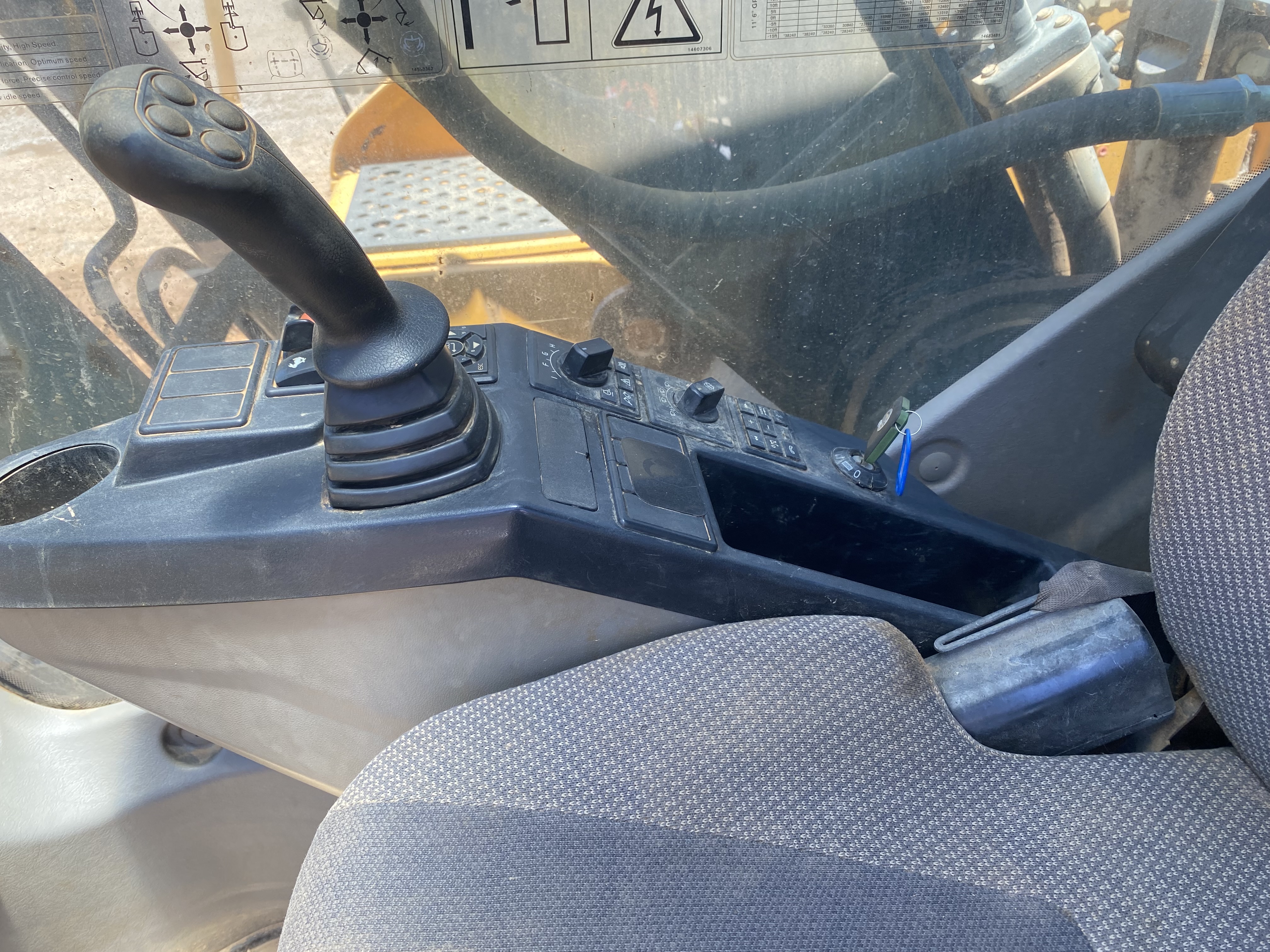 2015 VOLVO EC220EL - view 17 of 18