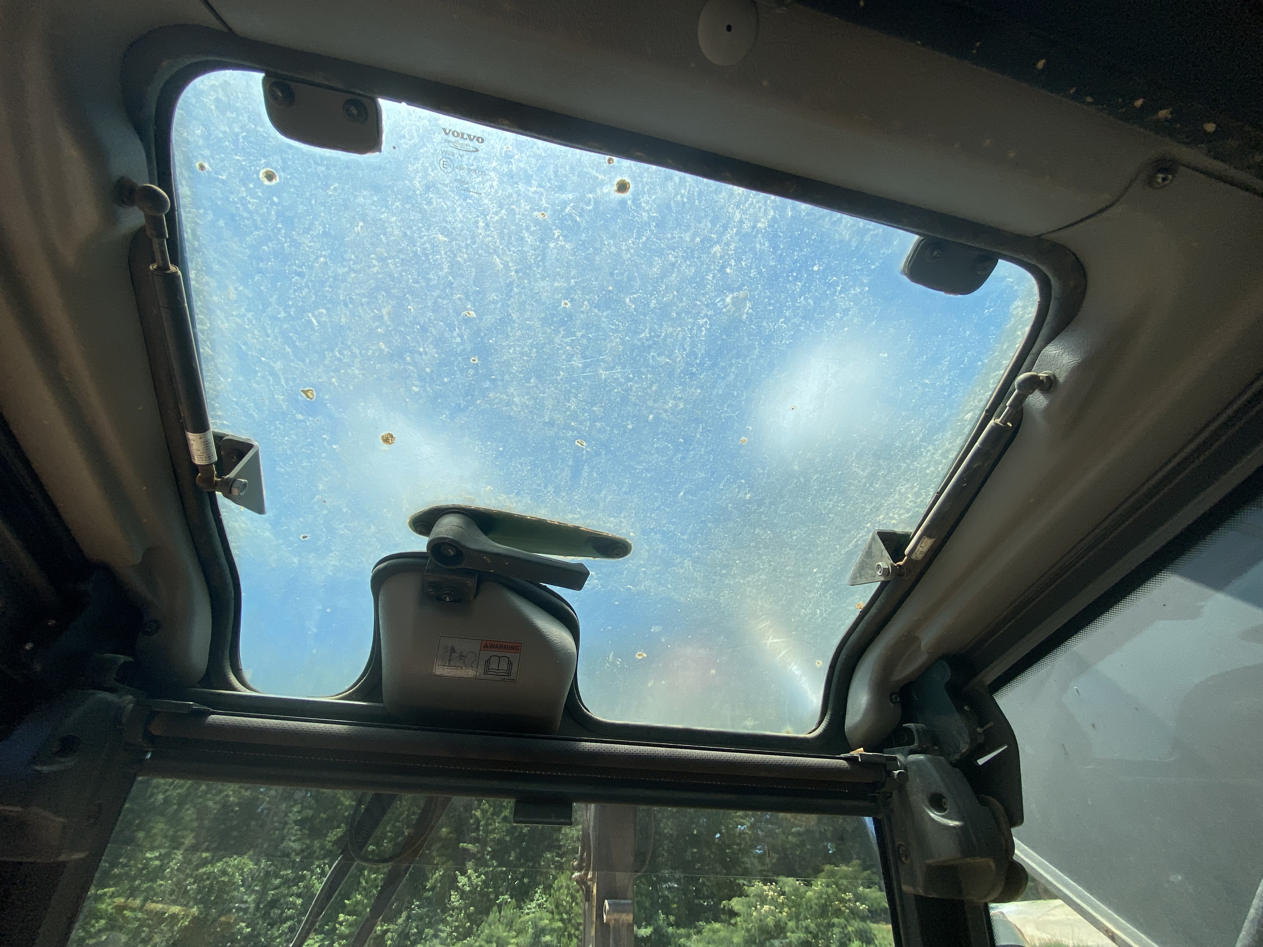 2015 VOLVO EC220EL - view 16 of 18