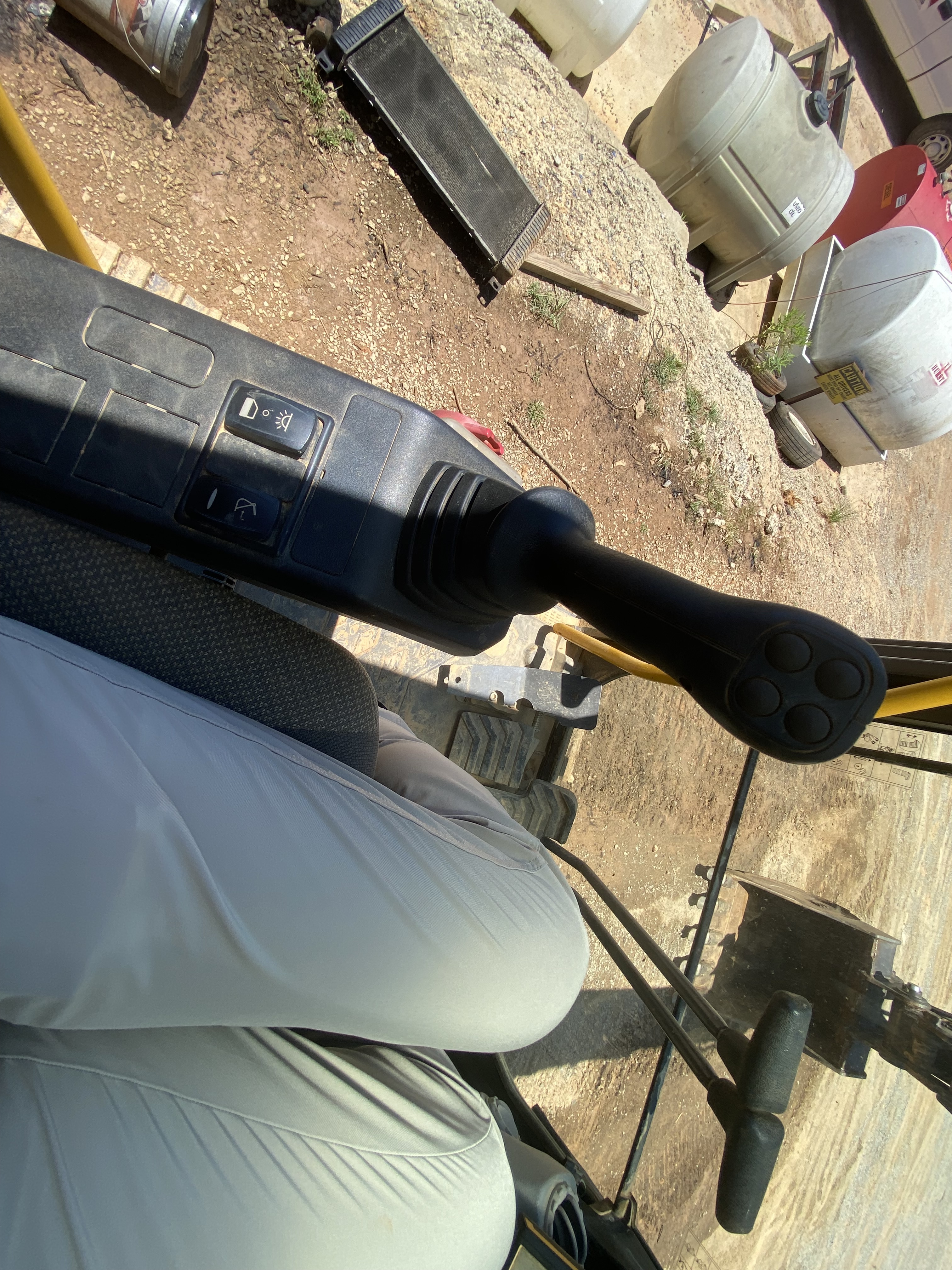 2015 VOLVO EC220EL - view 14 of 18