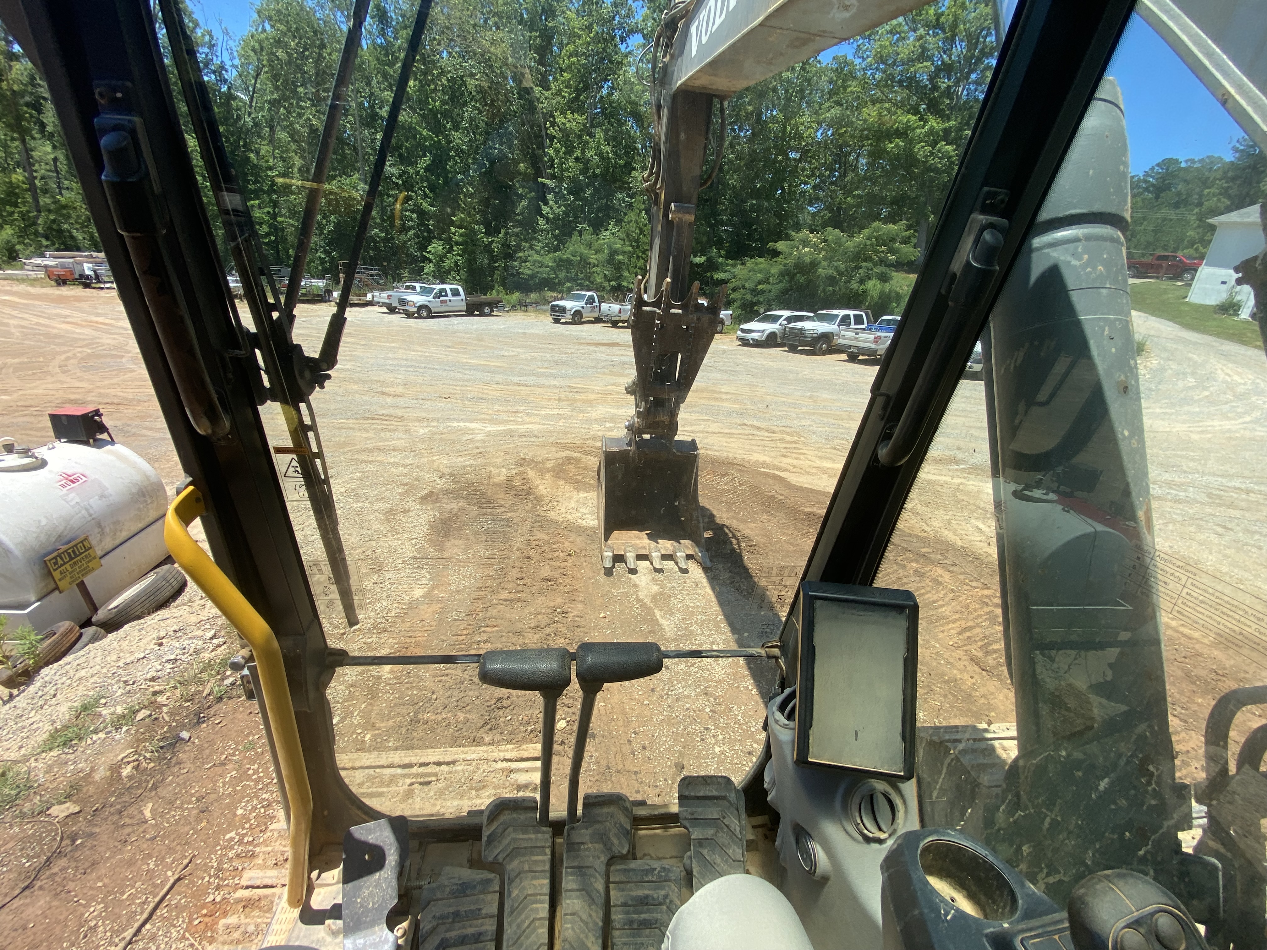 2015 VOLVO EC220EL - view 13 of 18