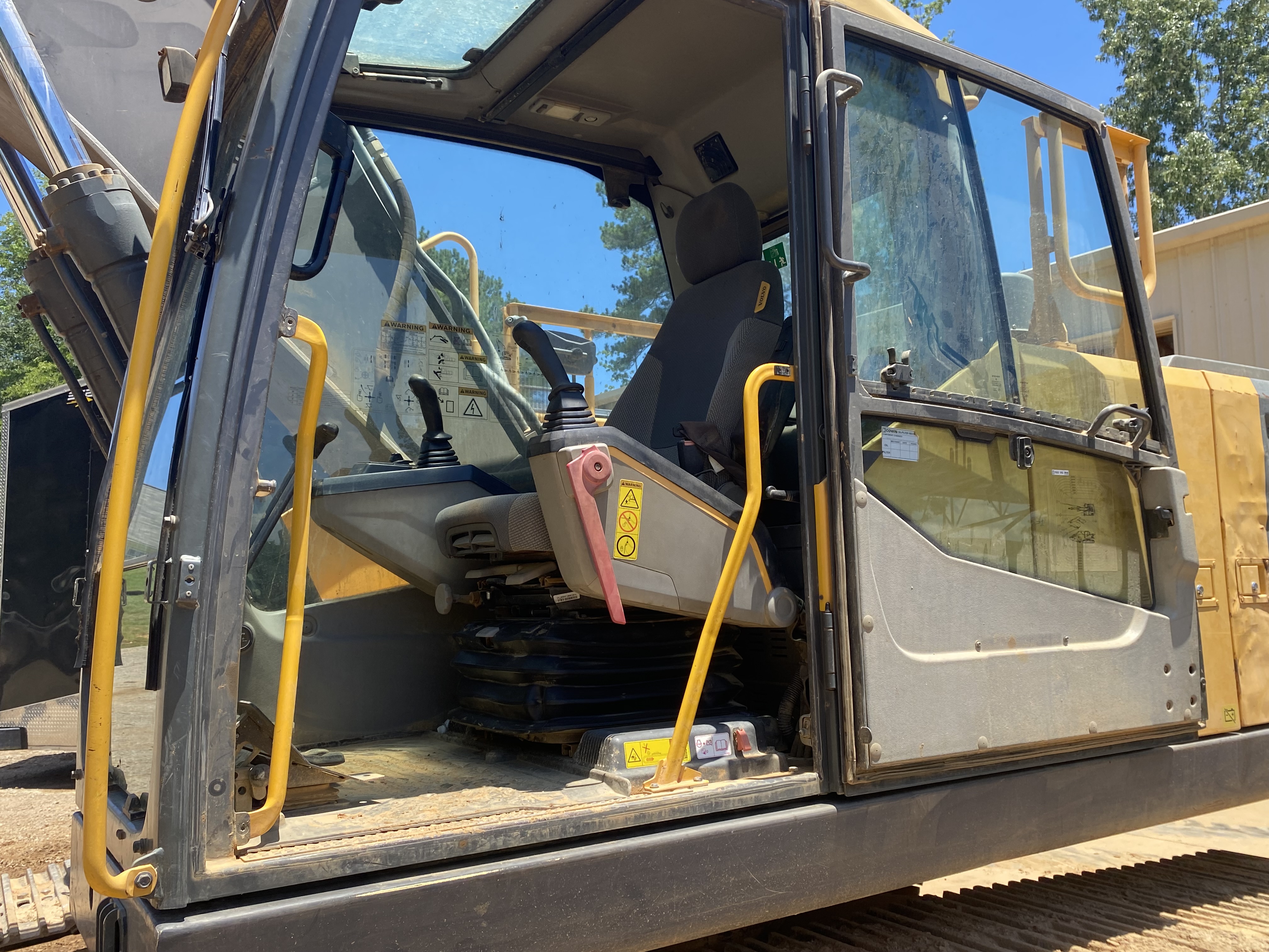 2016 VOLVO EC220E - Image 6