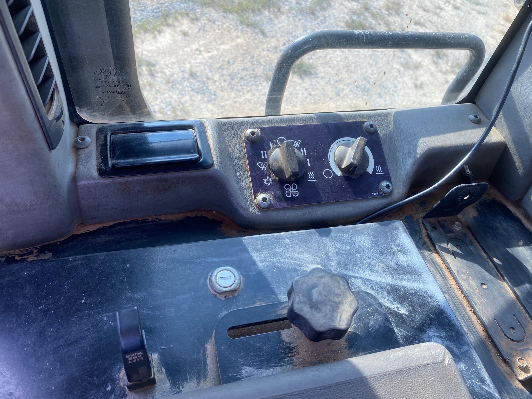 2005 CATERPILLAR 963C - Image 16