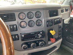 2017 PETERBILT 567 - Image 13