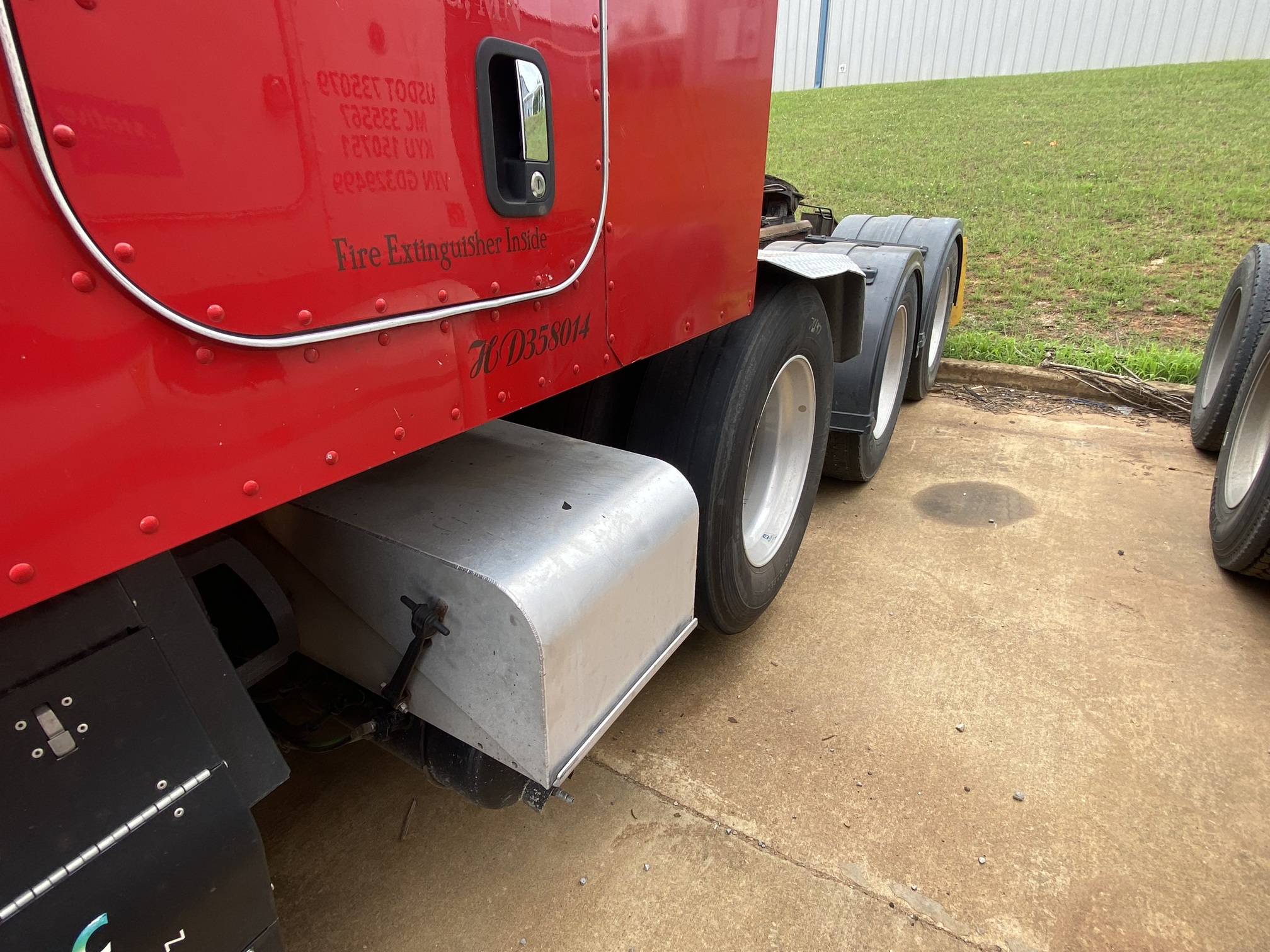 2017 PETERBILT 567 - Image 10