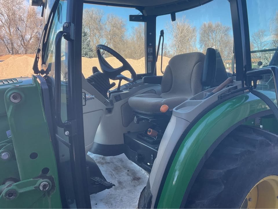 2022 JOHN DEERE 3046R compact - view 6 of 15