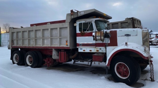 1985 AUTOCAR Tri-Axle