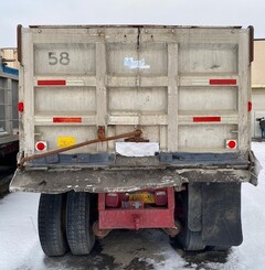 1985 AUTOCAR Tri-Axle - Image 4