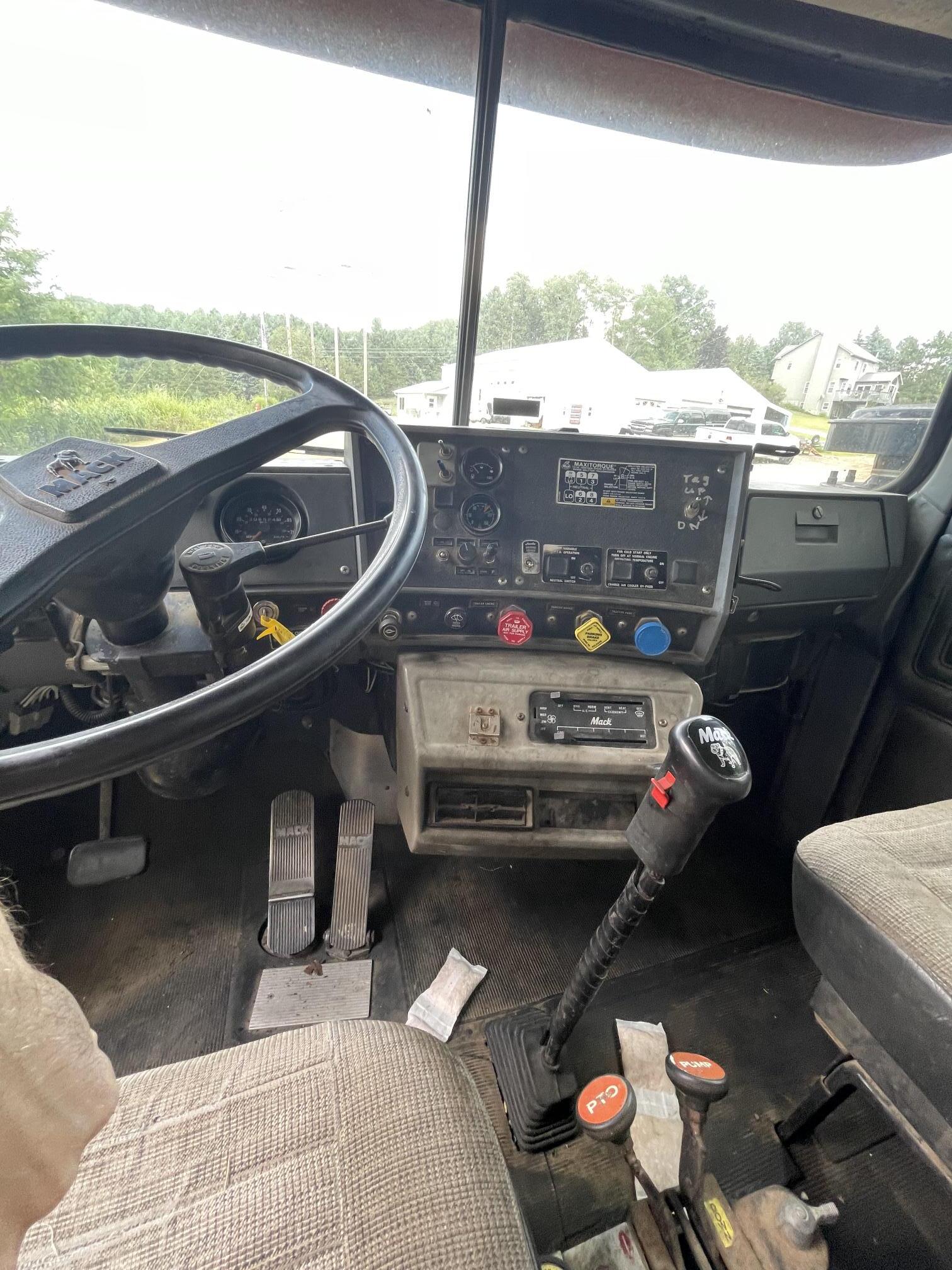 1995 MACK RD688S - Image 20