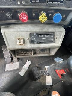 1995 MACK RD688S - Image 28