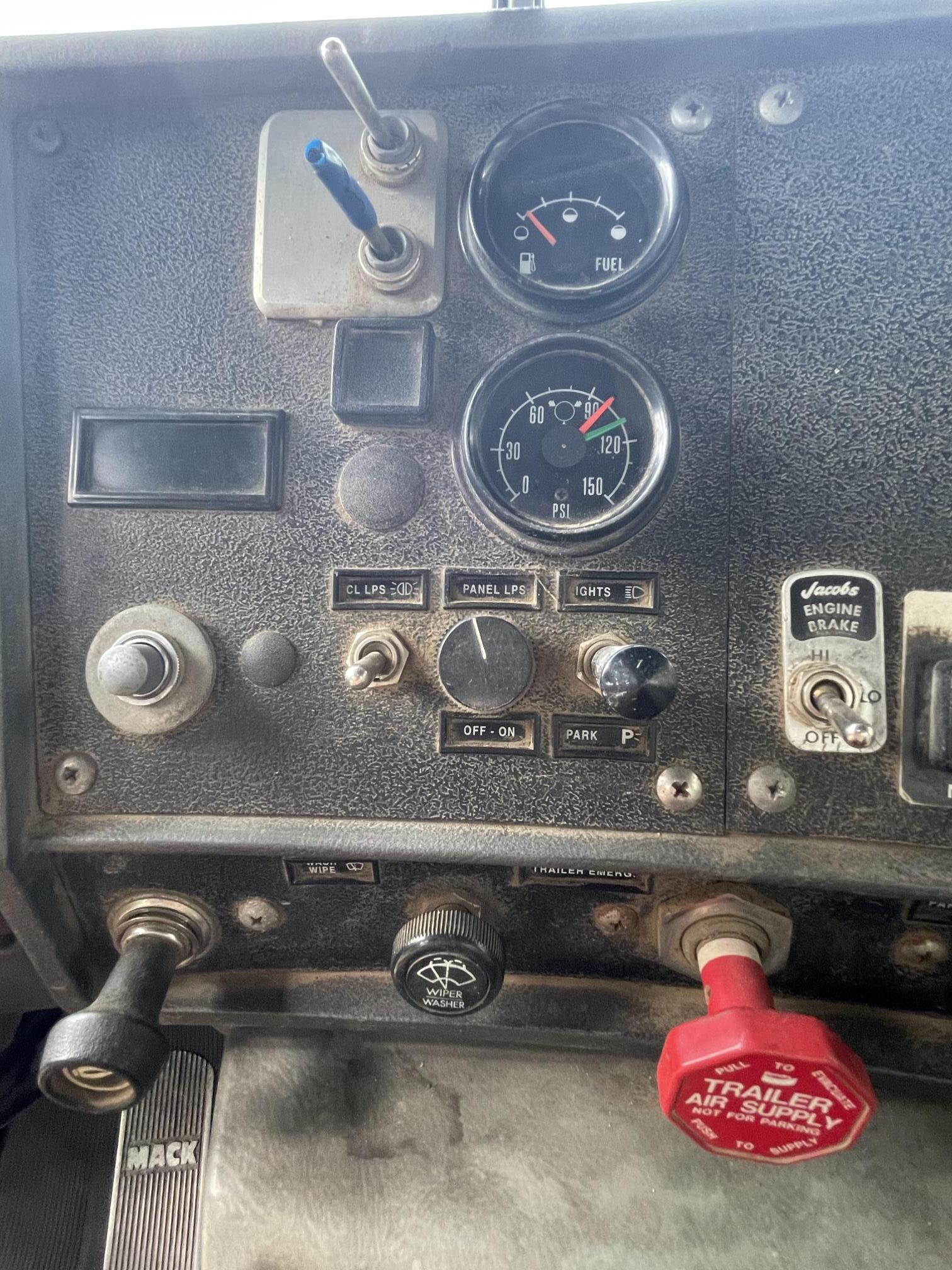 1995 MACK RD688S - Image 24