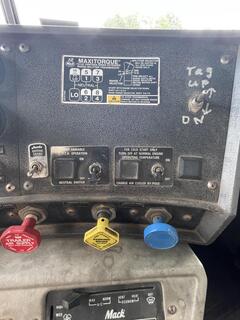 1995 MACK RD688S - Image 25