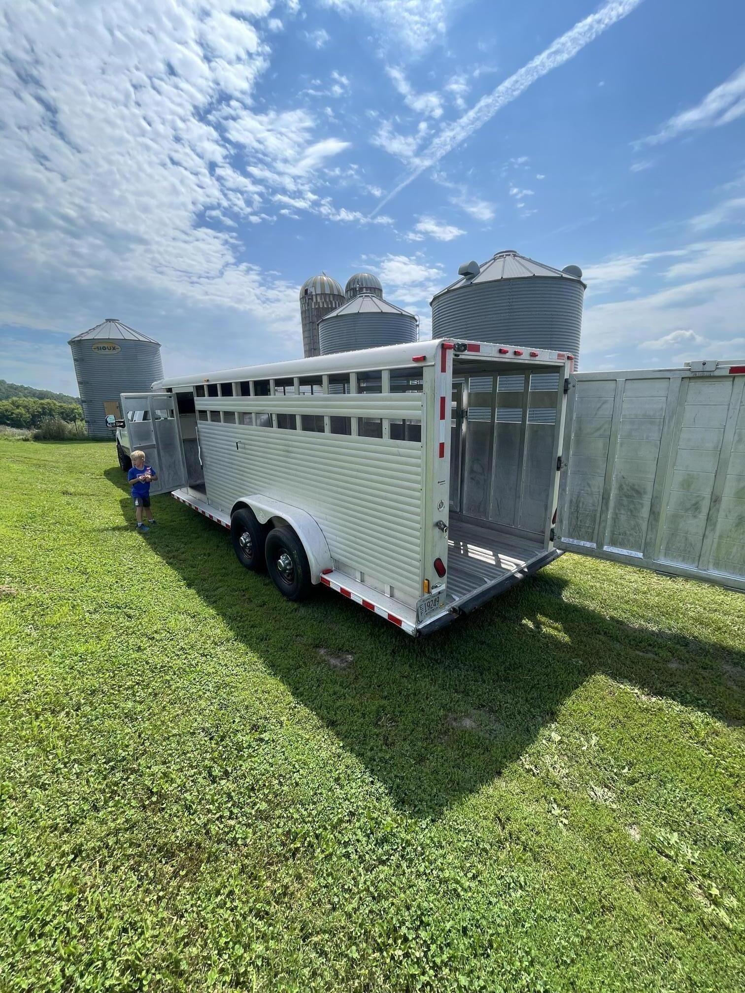 2000 SOONER 27 foot 20x6.95 Ranch GN - view 7 of 16