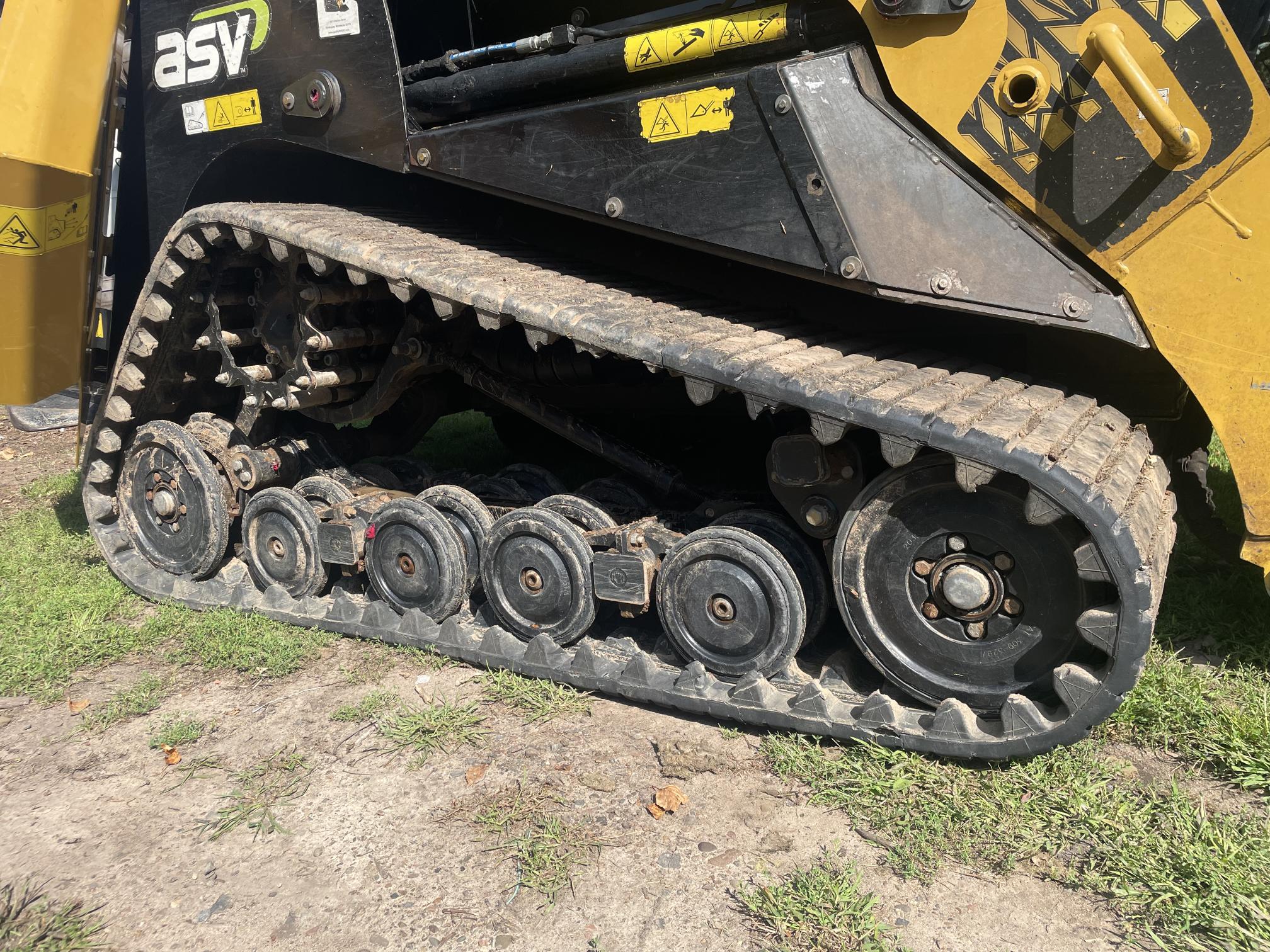 2023 ASV RT135F - view 9 of 25