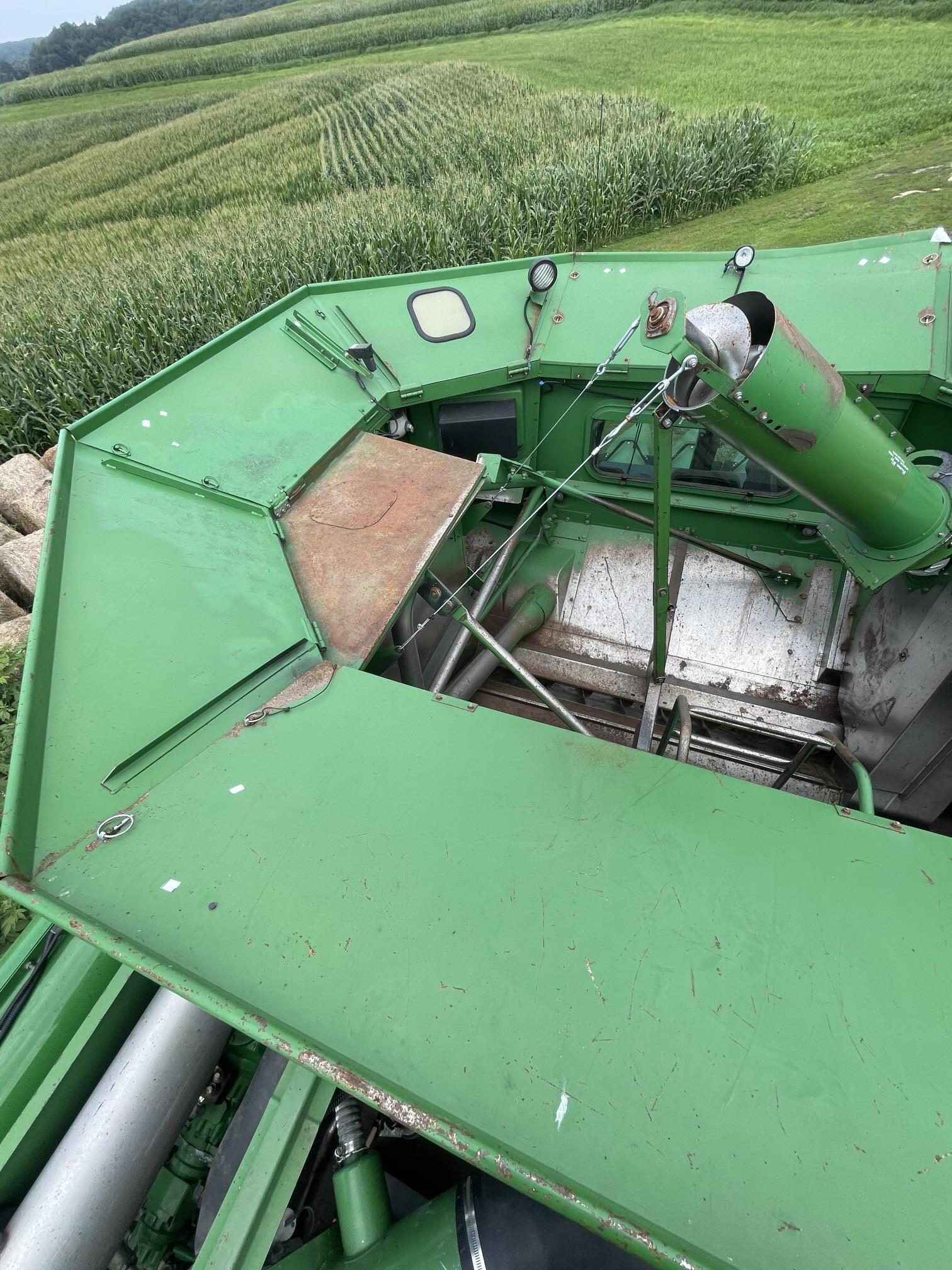 1996 JOHN DEERE 9500 Sidehill combine - view 11 of 46