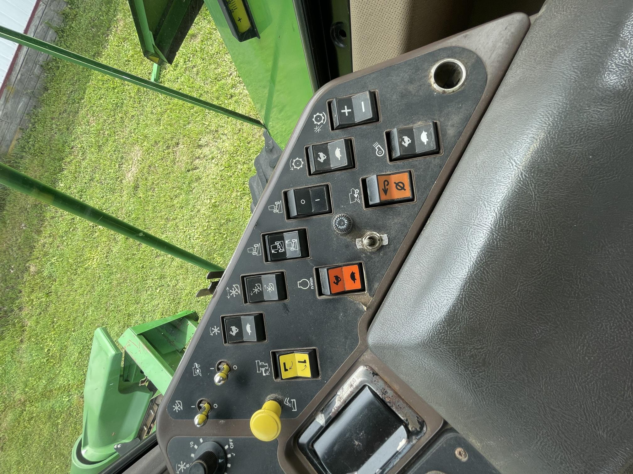 1996 JOHN DEERE 9500 Sidehill combine - Image 33