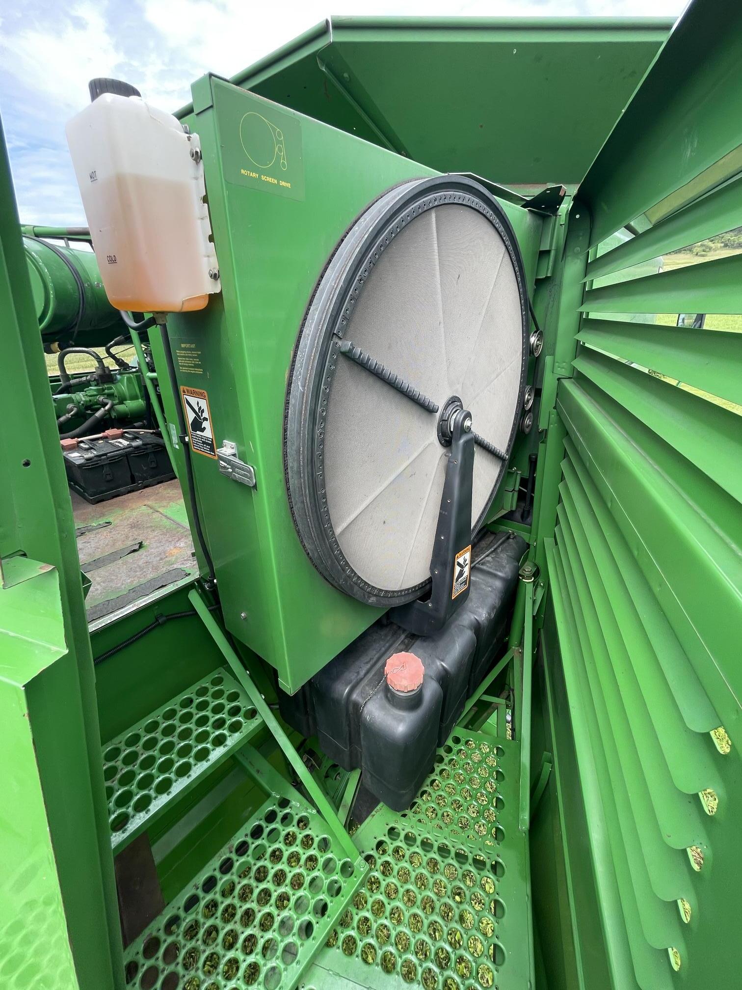 1996 JOHN DEERE 9500 Sidehill combine - Image 16