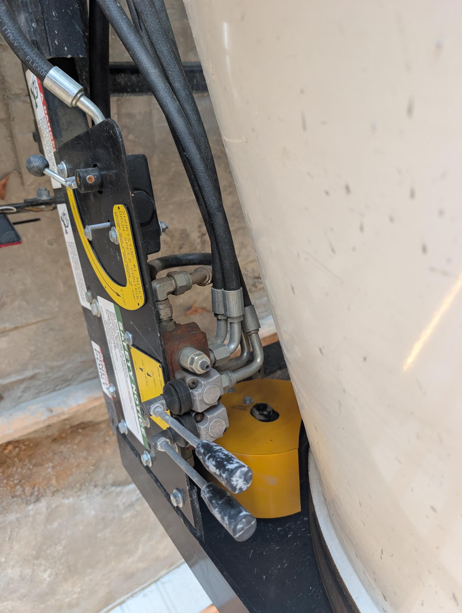 2023 ERNEST INDUSTRIES The Short Stop Trailer Mixer - view 16 of 21