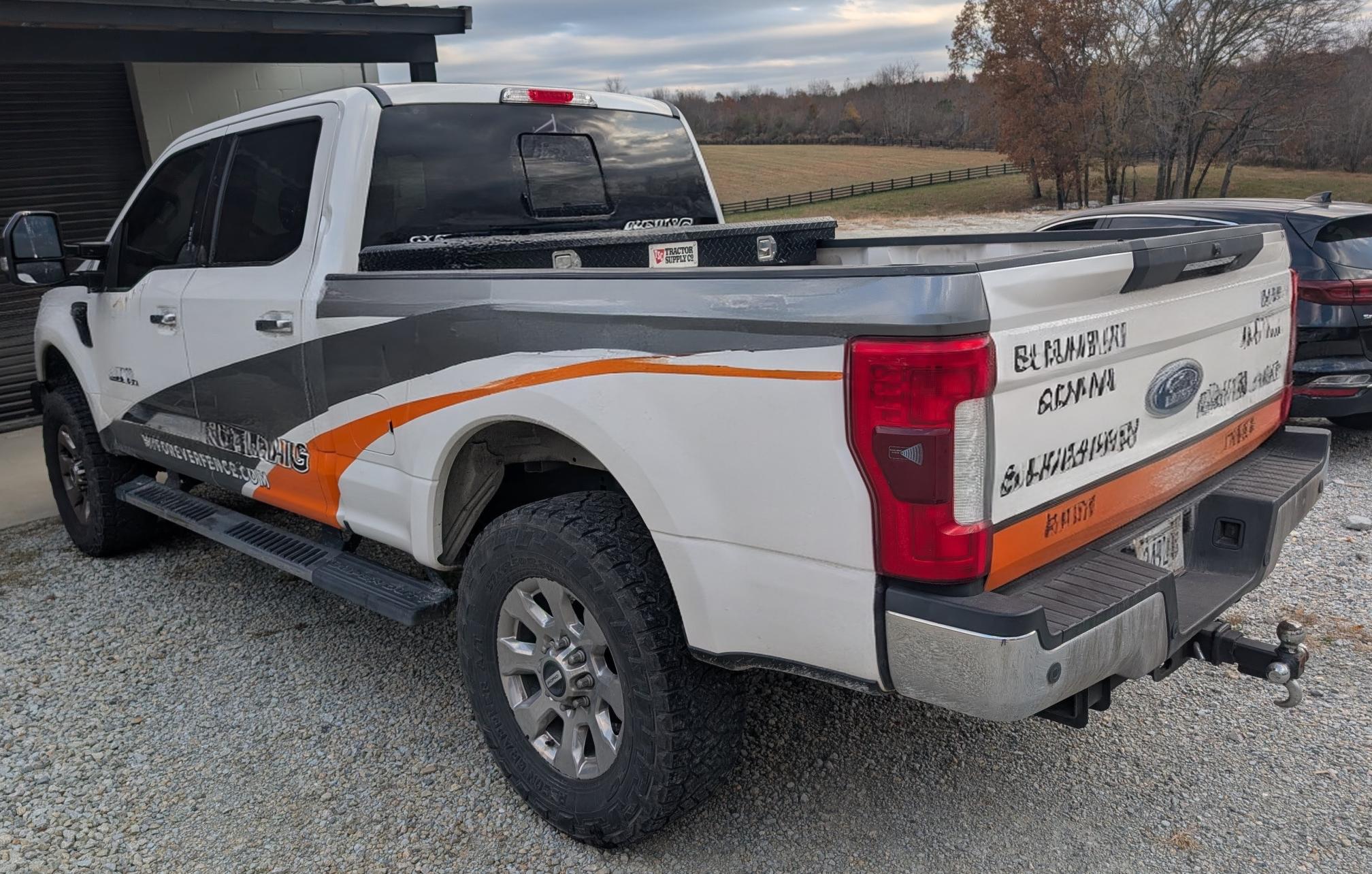 2017 FORD F250 Lariat - Image 2