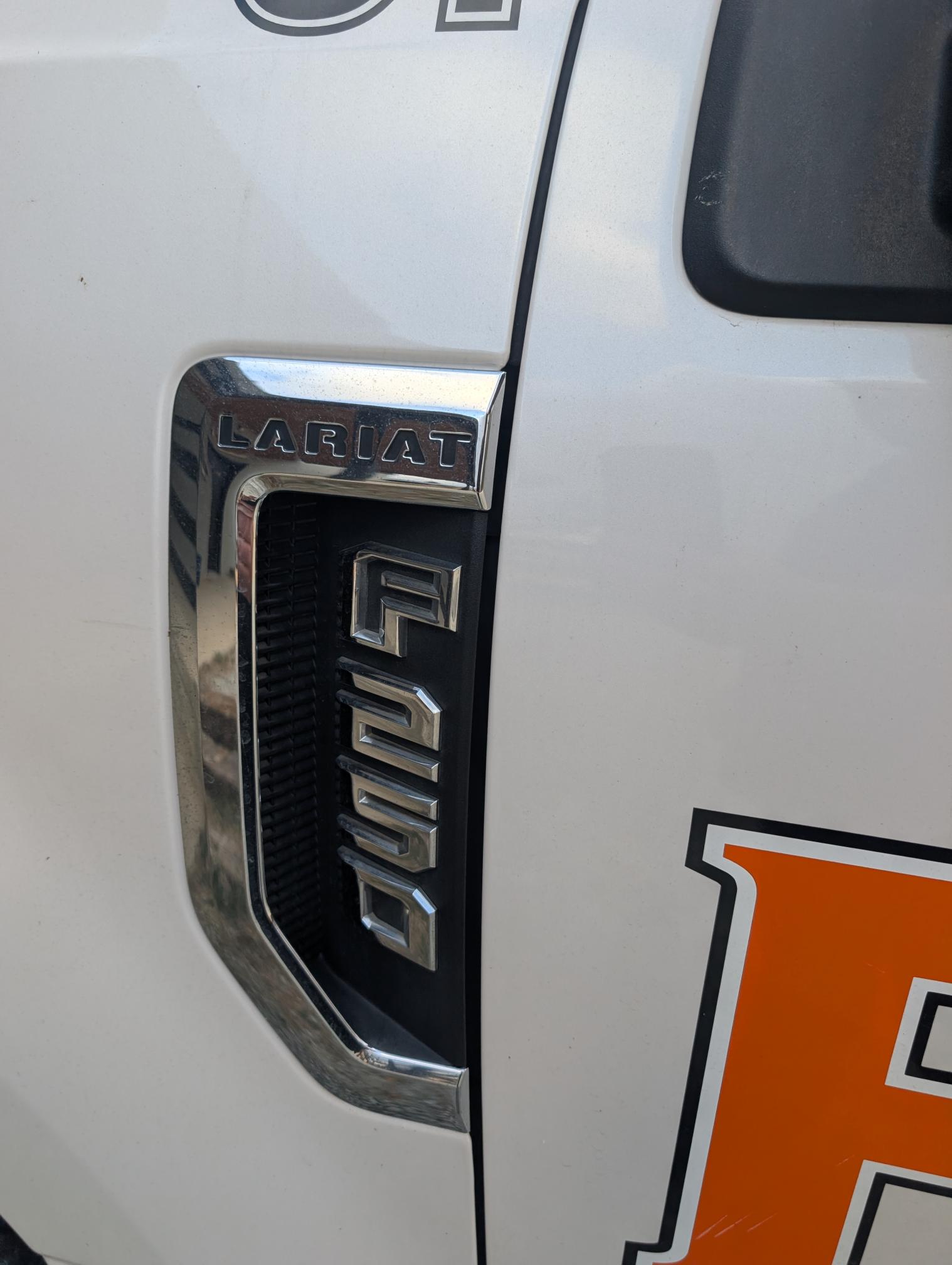 2017 FORD F250 Lariat - Image 6