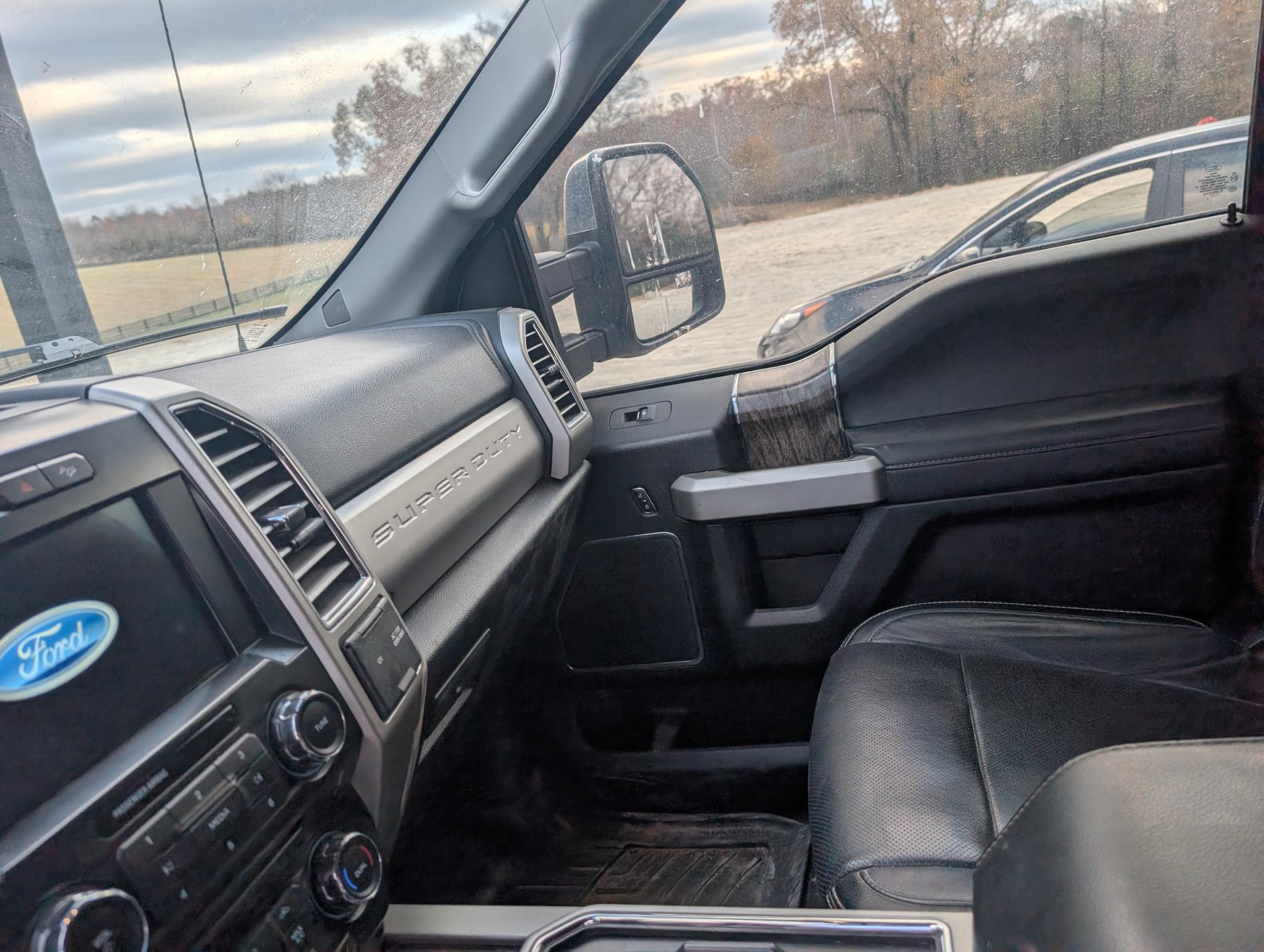 2017 FORD F250 Lariat - Image 8