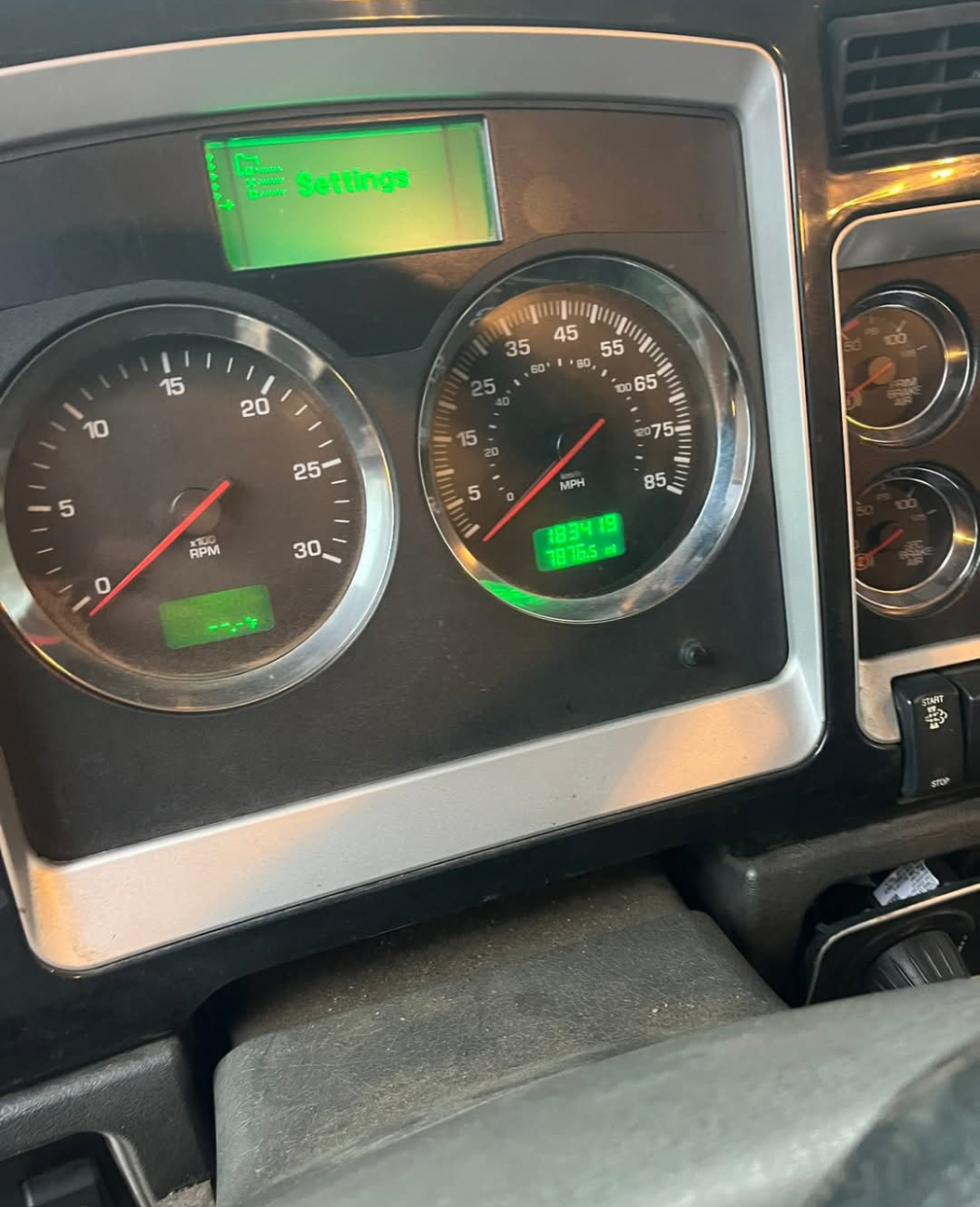 2020 KENWORTH T800 - Image 14