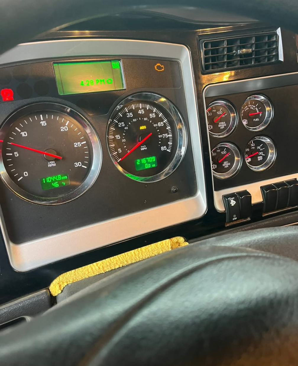 2020 KENWORTH T800 - Image 11