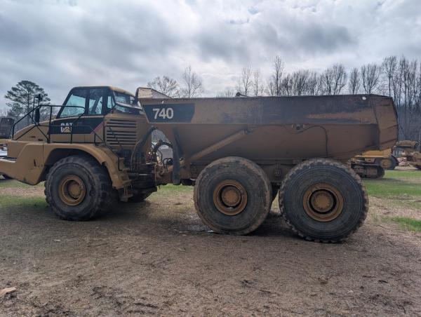 2012 CATERPILLAR 740