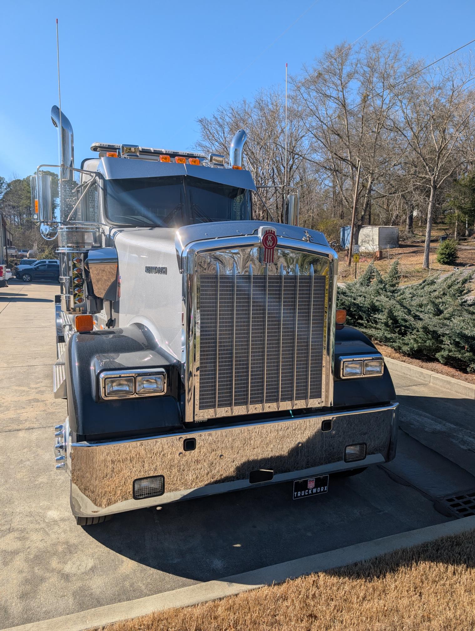 2025 KENWORTH W900 - view 5 of 67