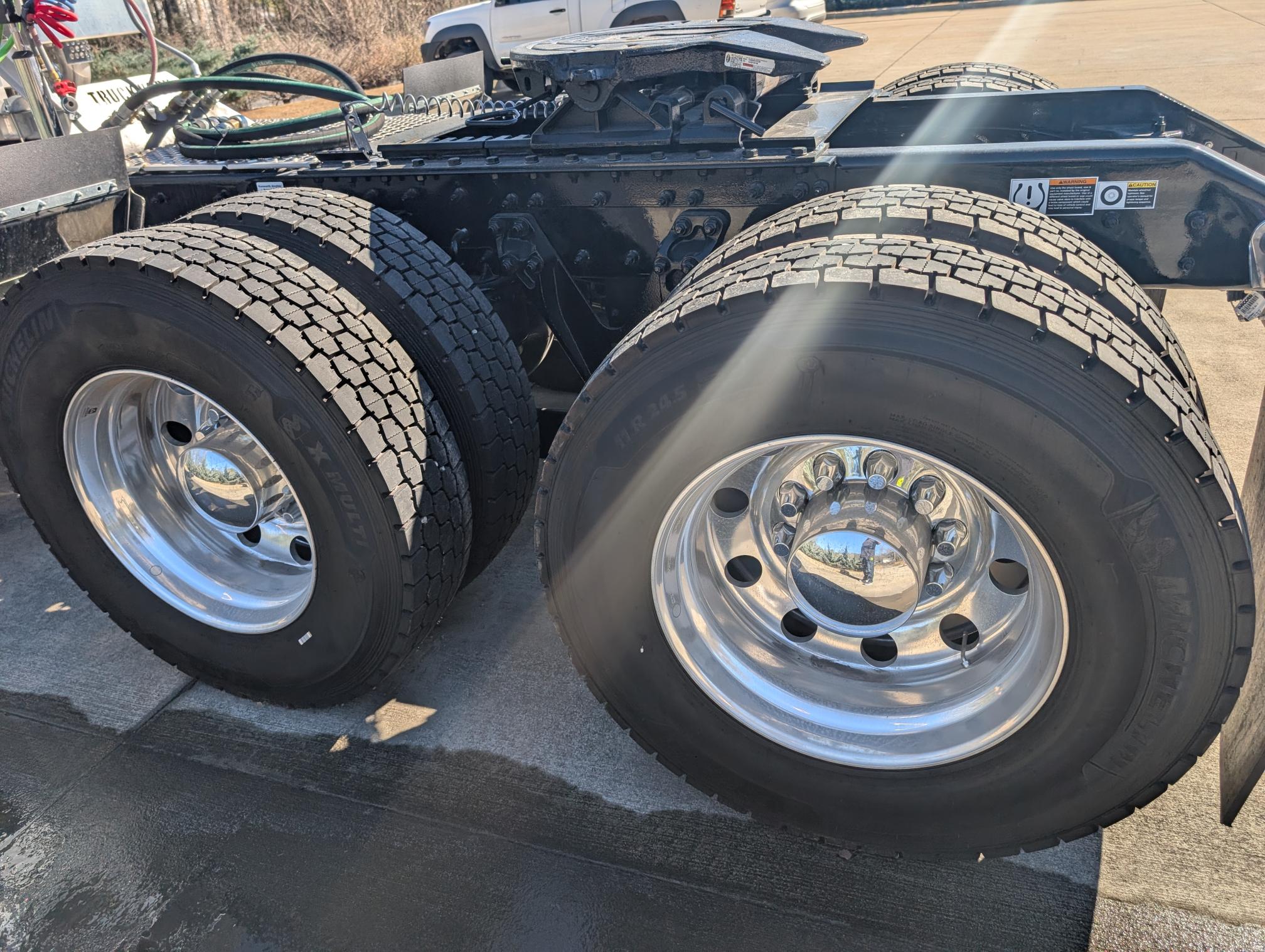 2025 KENWORTH W900 - Image 38